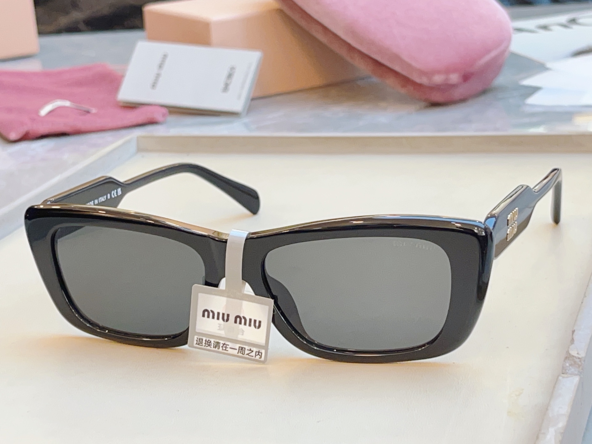 ，【MIUMI*】缪*缪新款太阳镜，Mod: MU B12S-F，SIZE:56口18-140