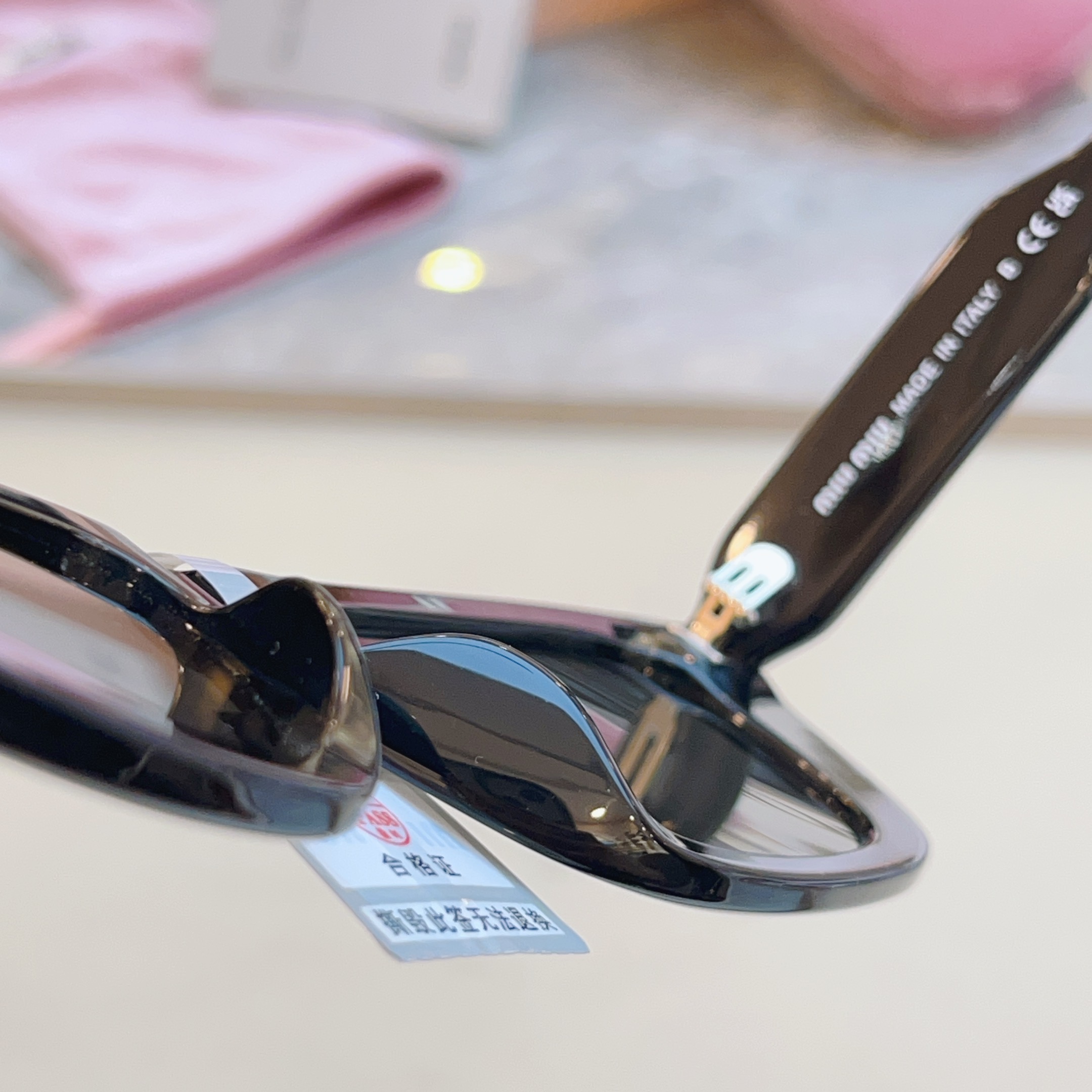 ，【MIUMI*】缪*缪新款太阳镜，Mod: MU B12S-F，SIZE:56口18-140