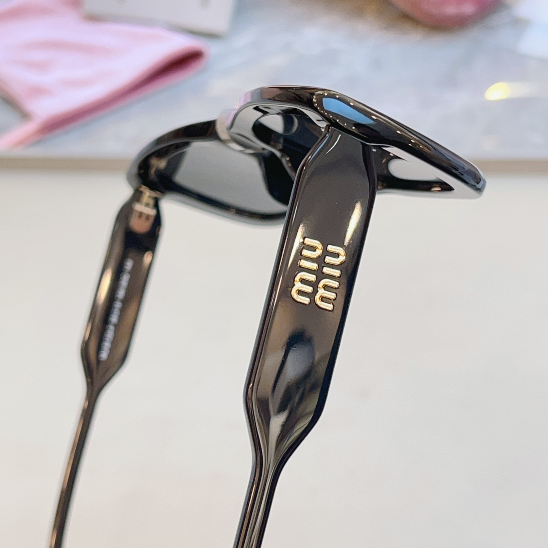 ，【MIUMI*】缪*缪新款太阳镜，Mod: MU B12S-F，SIZE:56口18-140