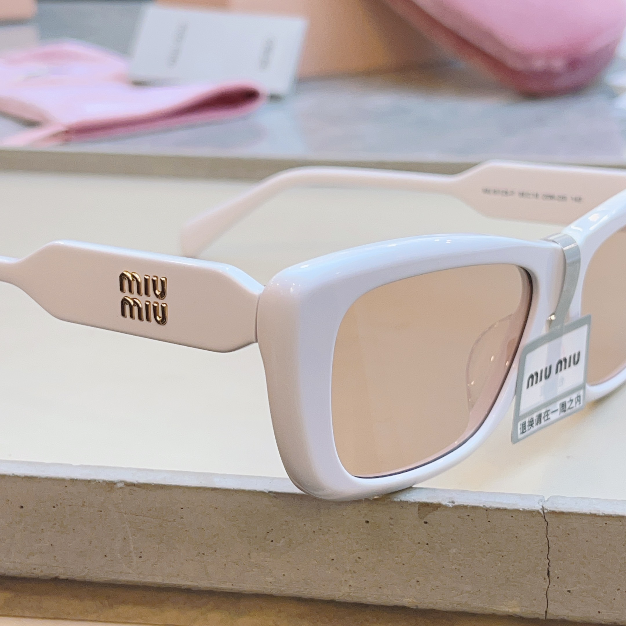 ，【MIUMI*】缪*缪新款太阳镜，Mod: MU B12S-F，SIZE:56口18-140