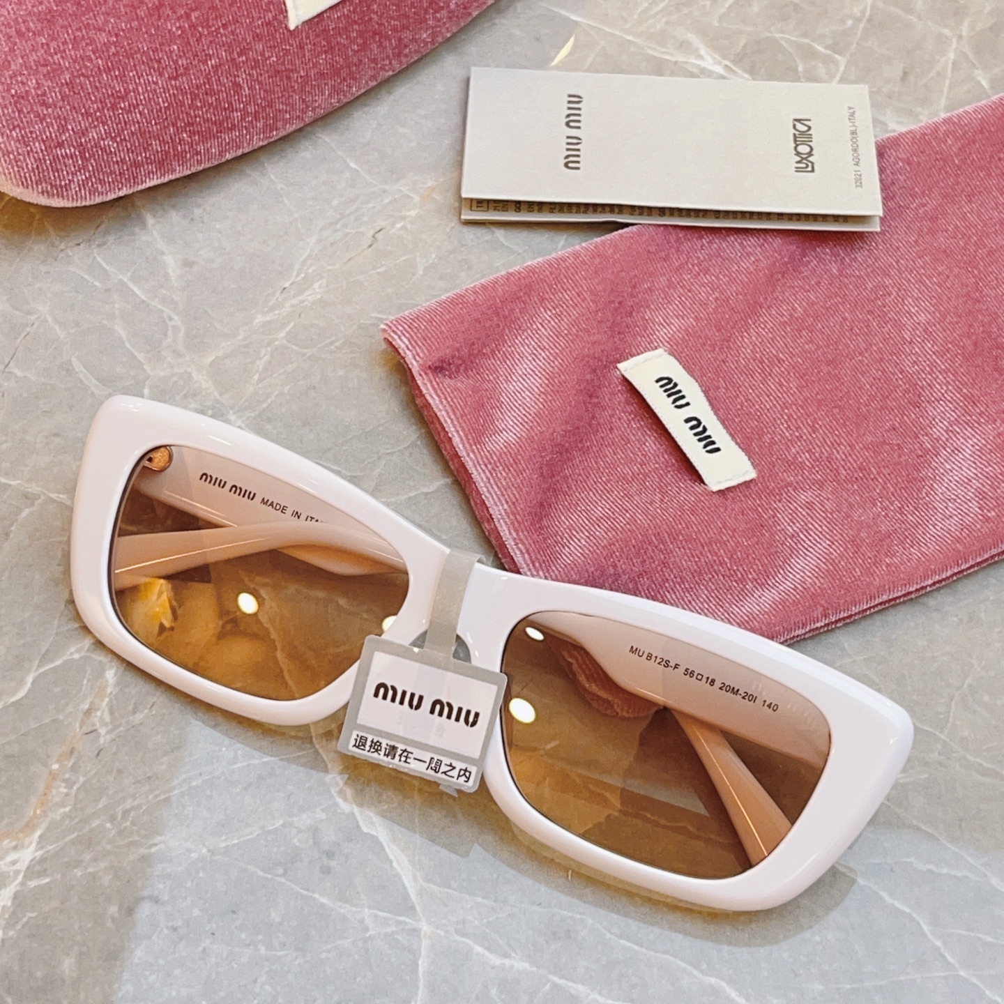 ，【MIUMI*】缪*缪新款太阳镜，Mod: MU B12S-F，SIZE:56口18-140