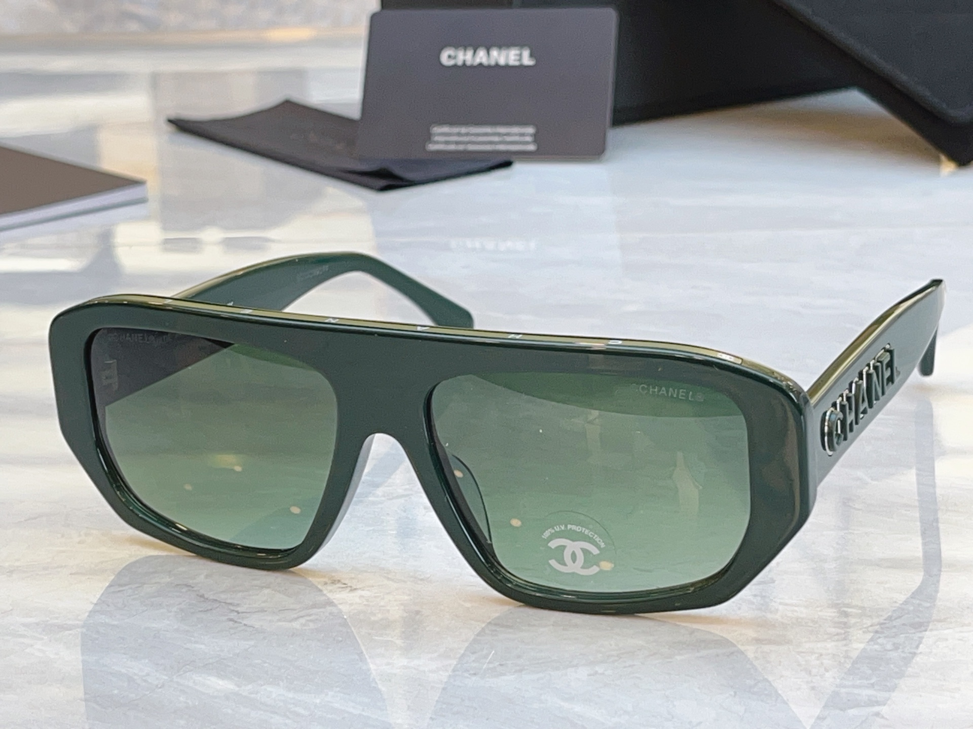 ，【CHANE*】香奈儿新款太阳镜，MODEL：5556，SIZE：58口16-140