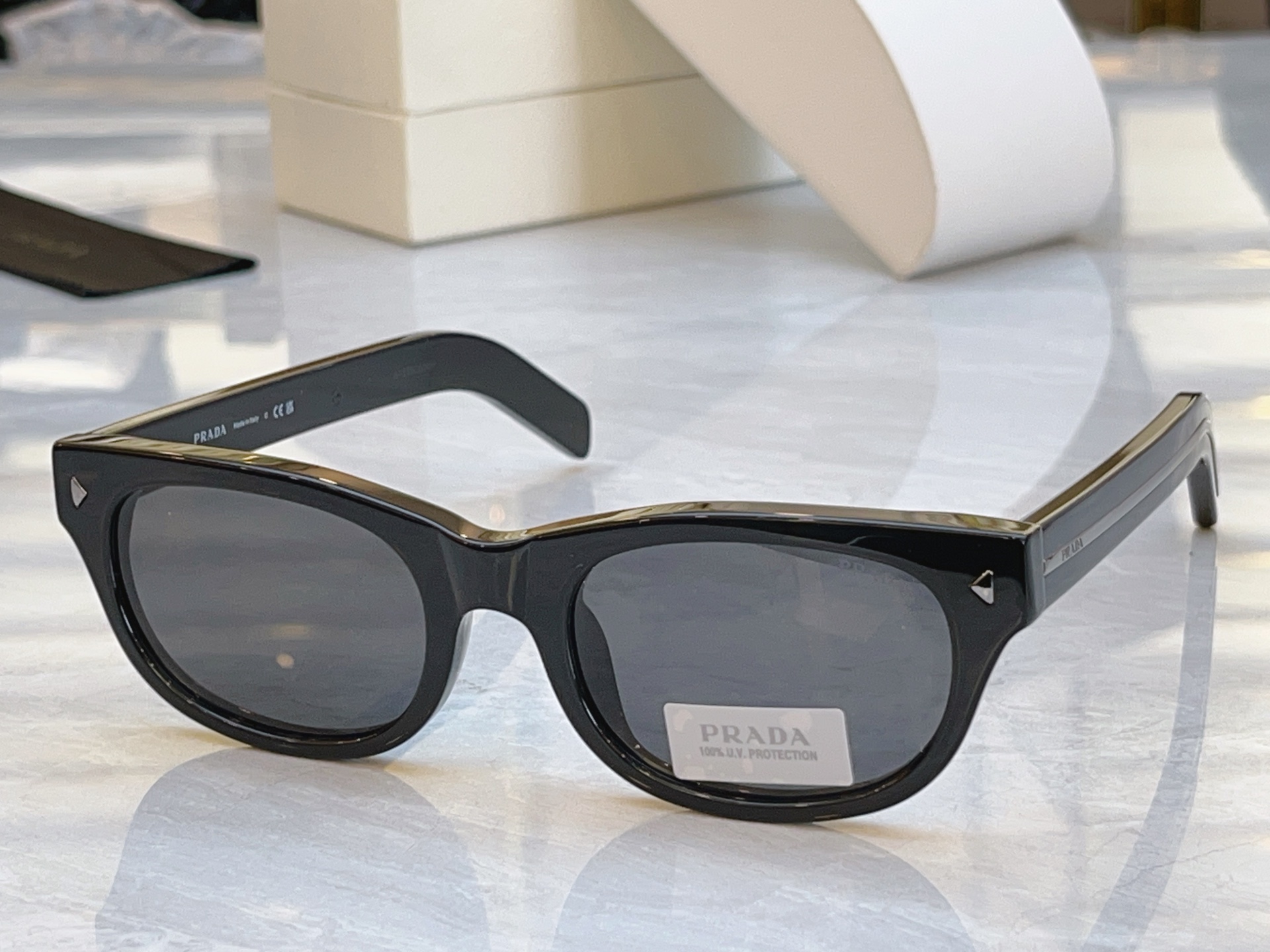，【PRAD*】普拉*达新款太阳镜🕶️，MODEL：SPR C09，SIZE：52口20-145