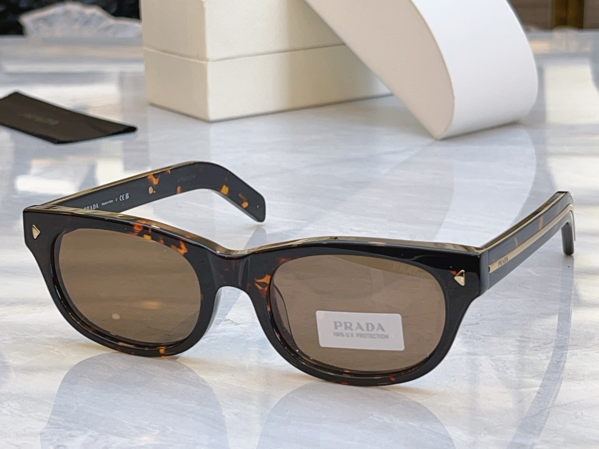 ，【PRAD*】普拉*达新款太阳镜🕶️，MODEL：SPR C09，SIZE：52口20-145