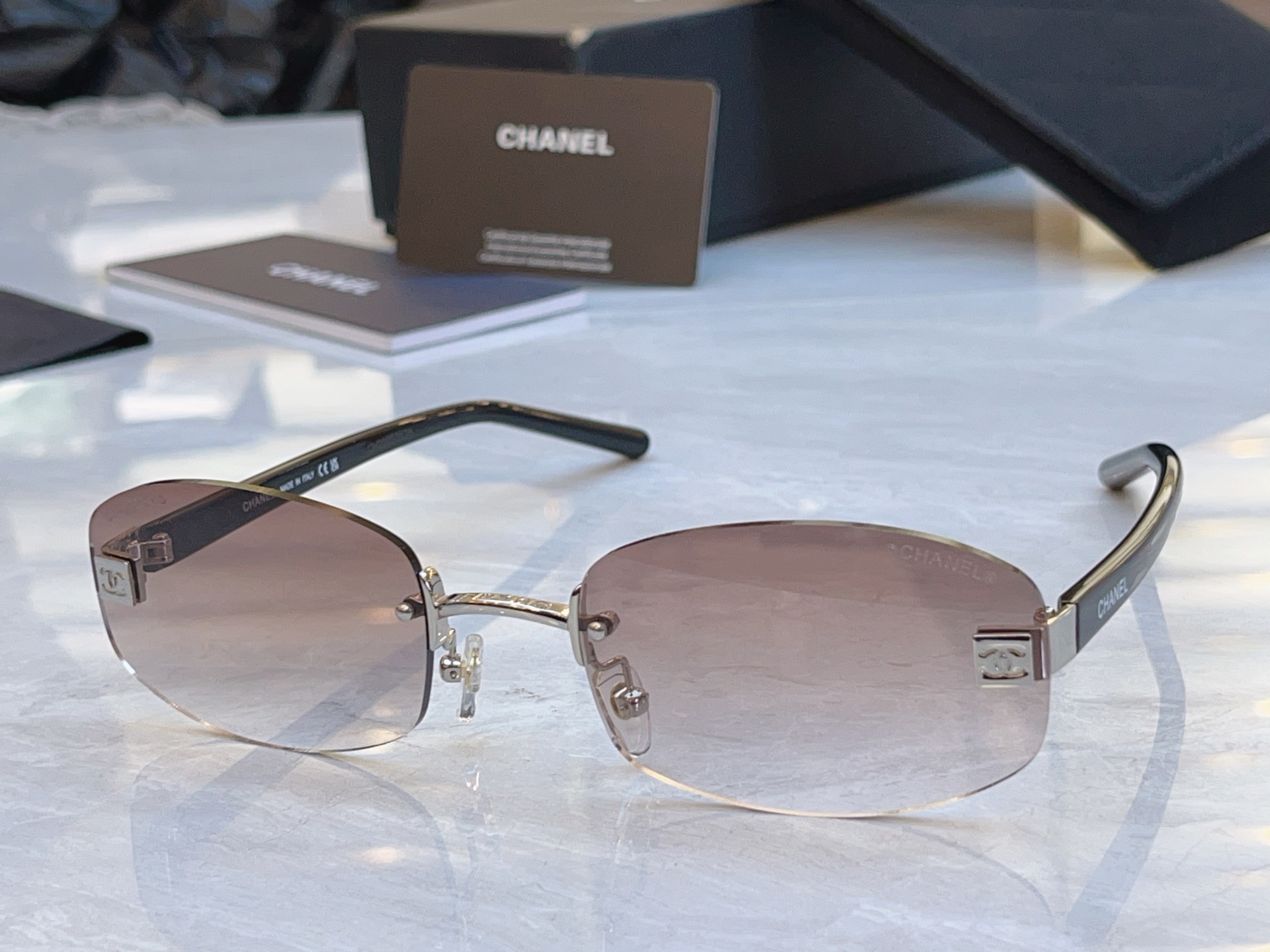 ，【CHANE*】香奈儿新款太阳镜，MODEL：CH7122S，SIZE：61口23-145