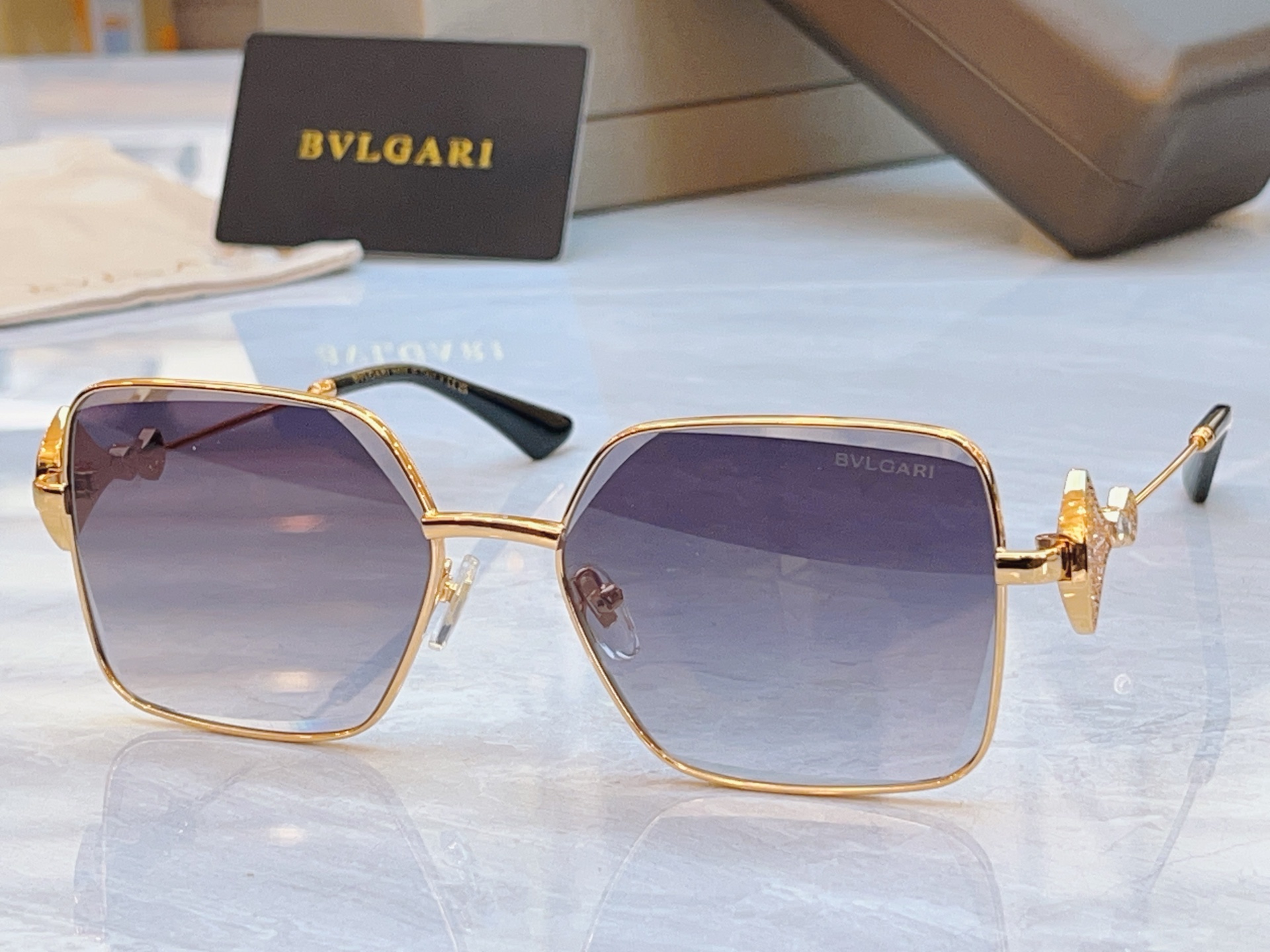 ，【BVLGA*】宝格*丽新款太阳镜，MODEL：BV 1795LU，SIZE：56口17-145