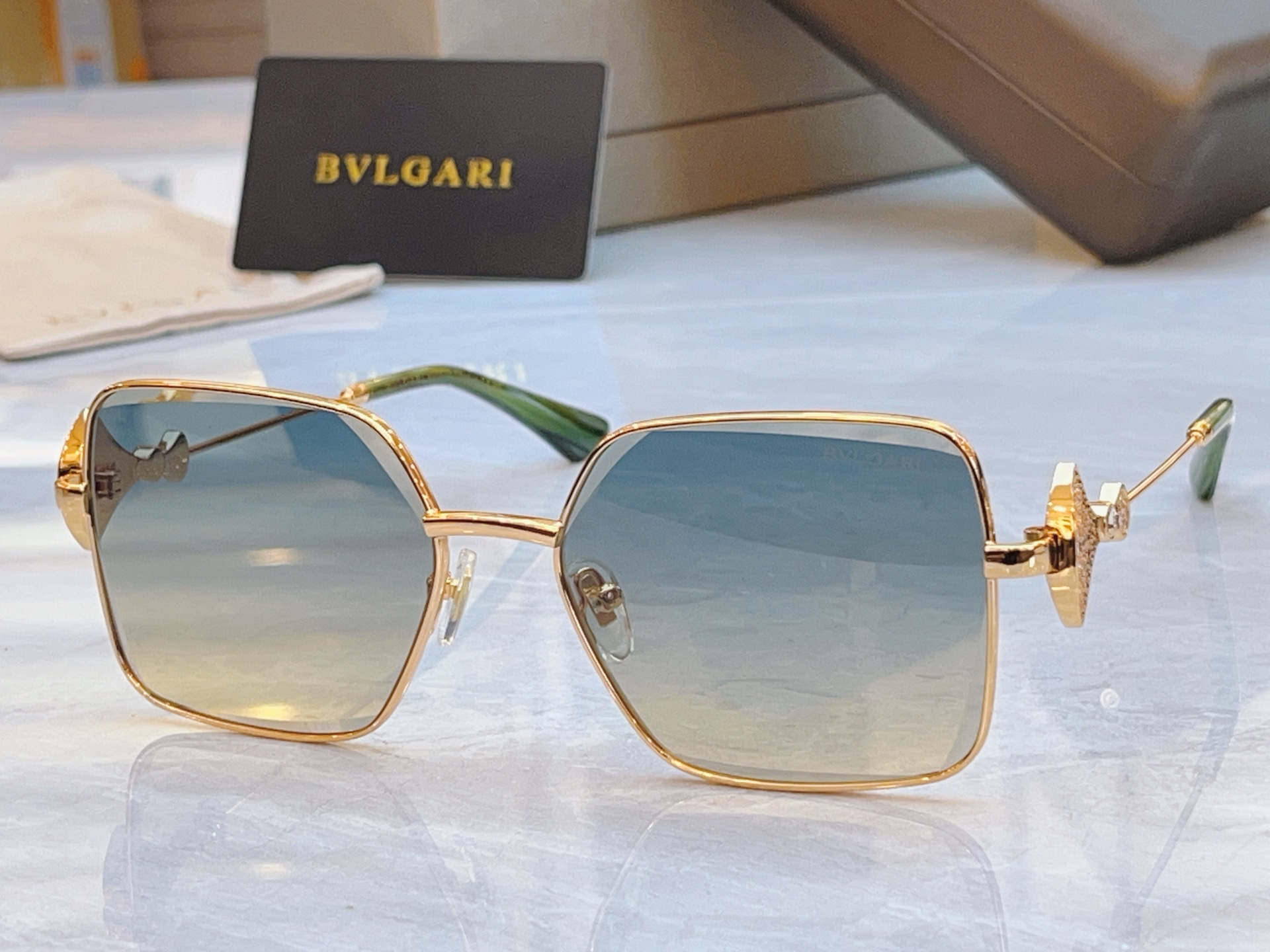 ，【BVLGA*】宝格*丽新款太阳镜，MODEL：BV 1795LU，SIZE：56口17-145