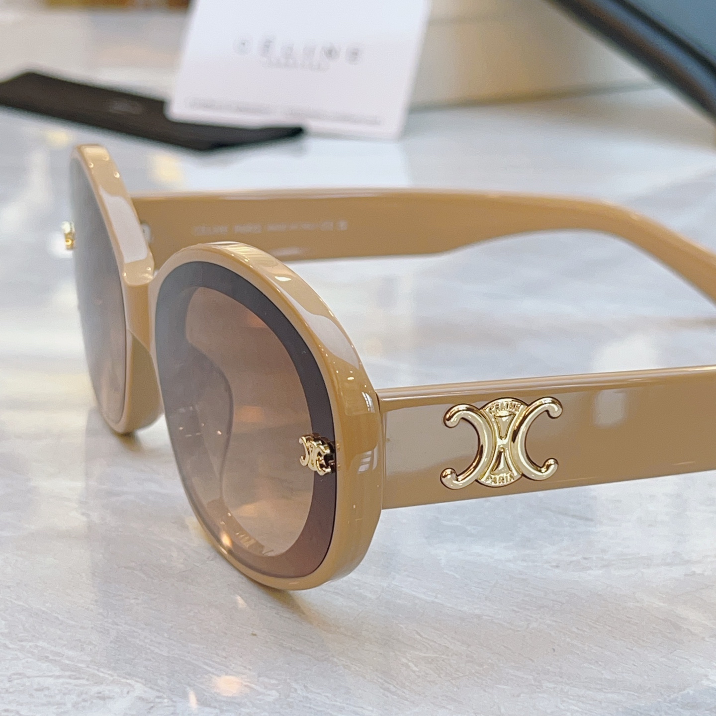 ，【CELIN*】赛*琳新款太阳镜， MODEL:CL40312，SIZE: 62口19-145