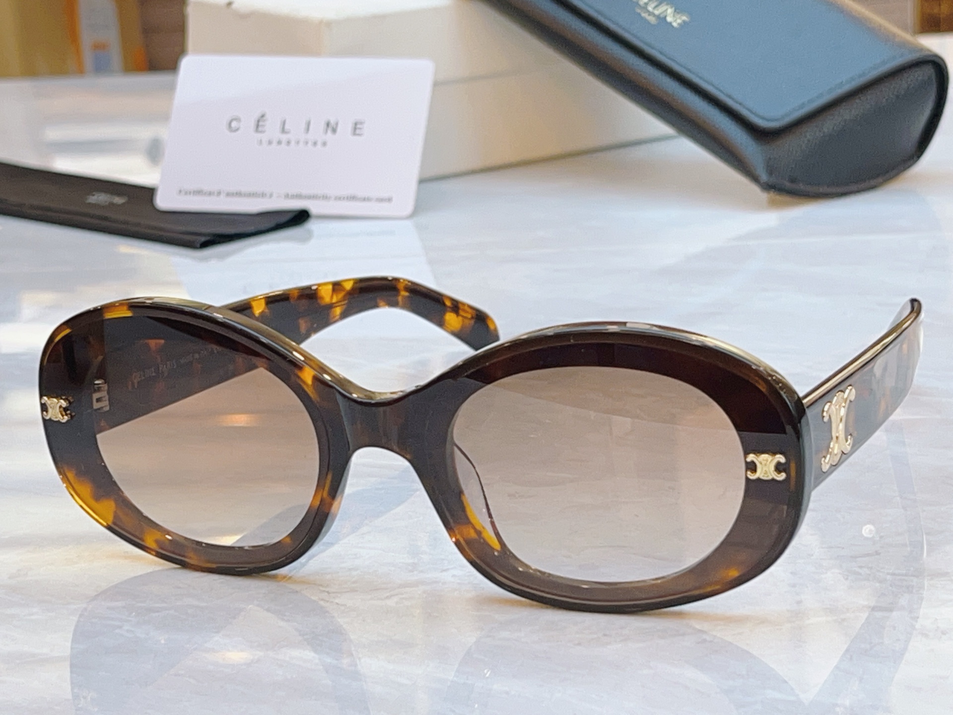 ，【CELIN*】赛*琳新款太阳镜， MODEL:CL40312，SIZE: 62口19-145
