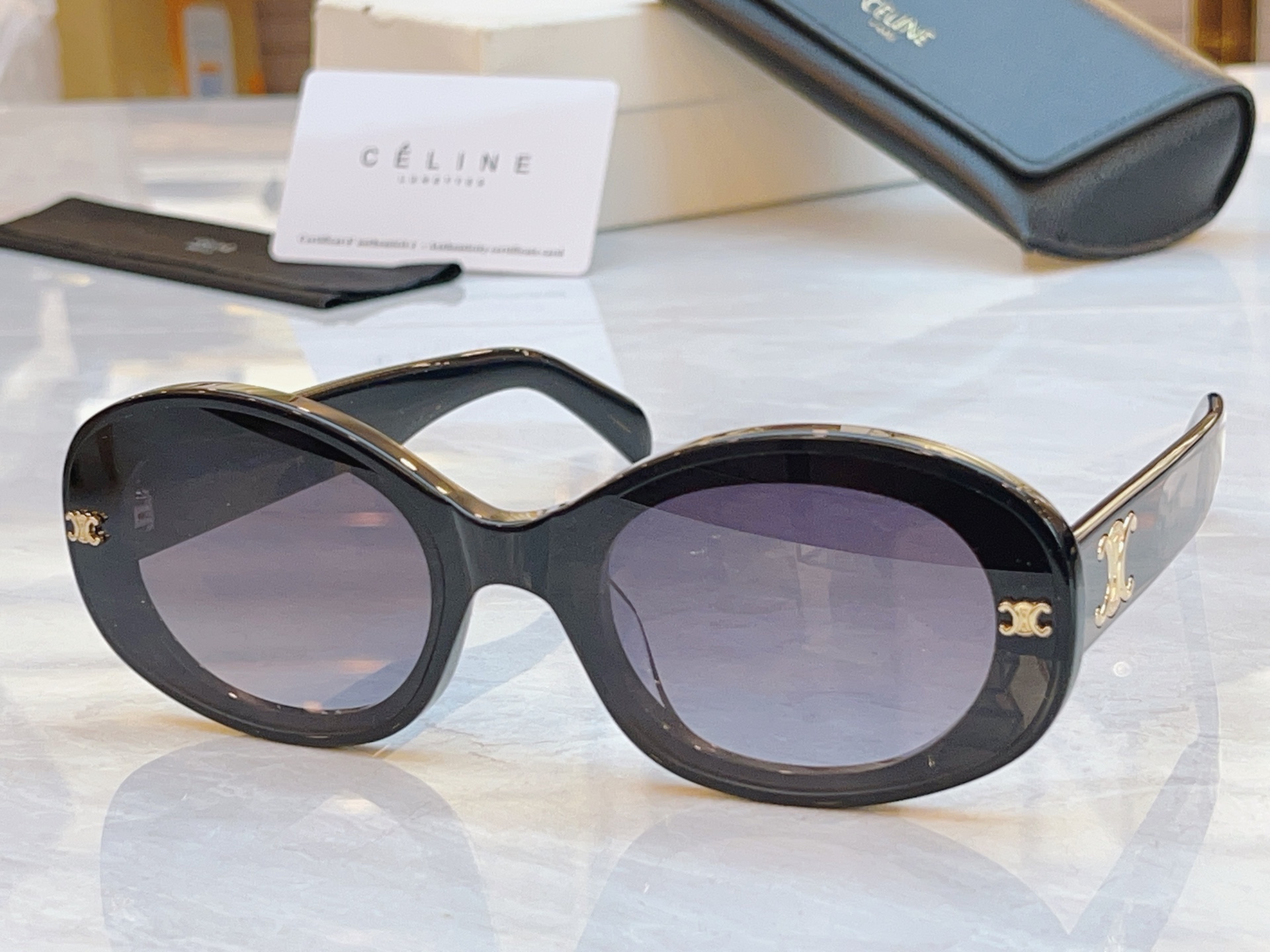 ，【CELIN*】赛*琳新款太阳镜， MODEL:CL40312，SIZE: 62口19-145