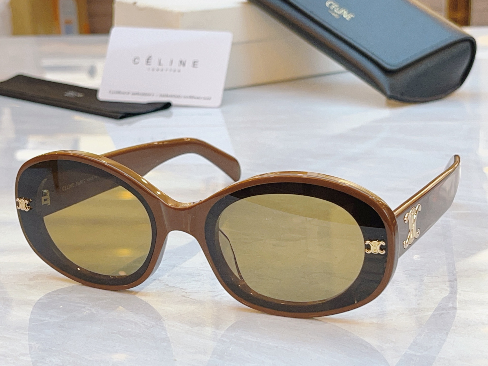 ，【CELIN*】赛*琳新款太阳镜， MODEL:CL40312，SIZE: 62口19-145