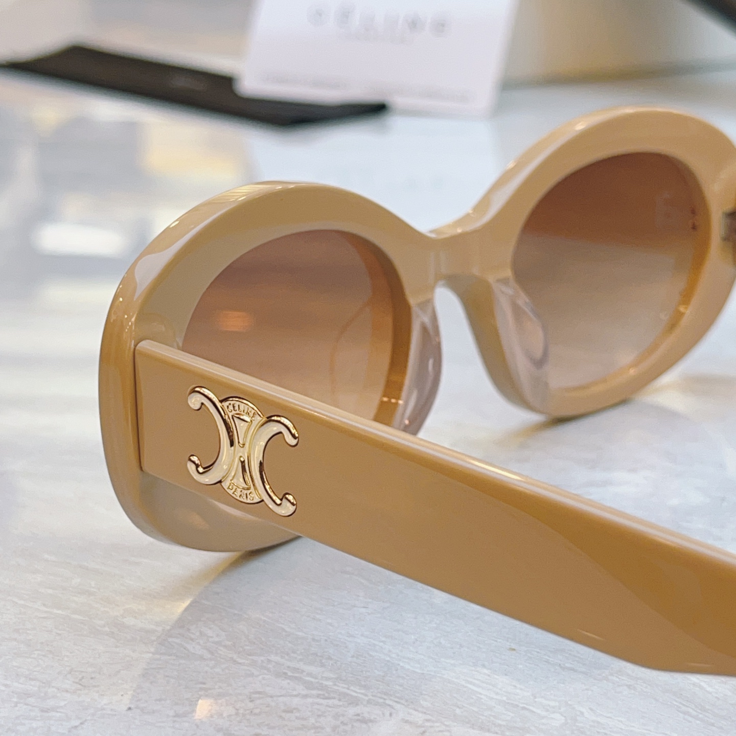 ，【CELIN*】赛*琳新款太阳镜， MODEL:CL40312，SIZE: 62口19-145
