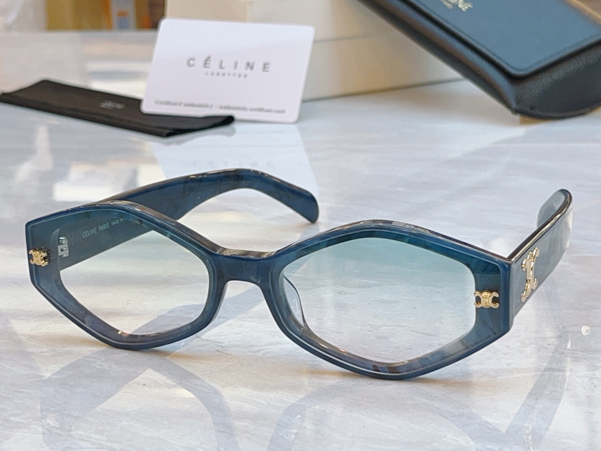 ，【CELIN*】赛*琳新款太阳镜， MODEL:CLF，SIZE: 62口13-145
