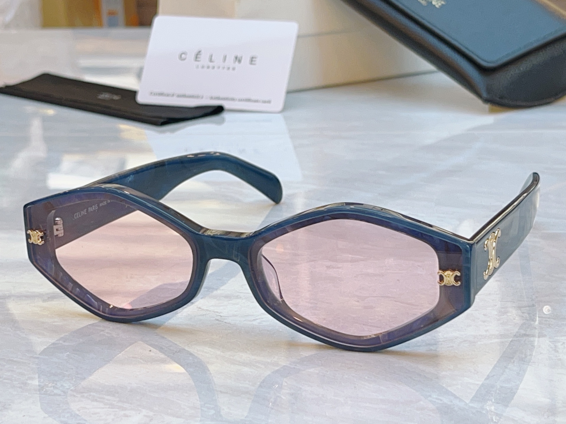 ，【CELIN*】赛*琳新款太阳镜， MODEL:CLF，SIZE: 62口13-145