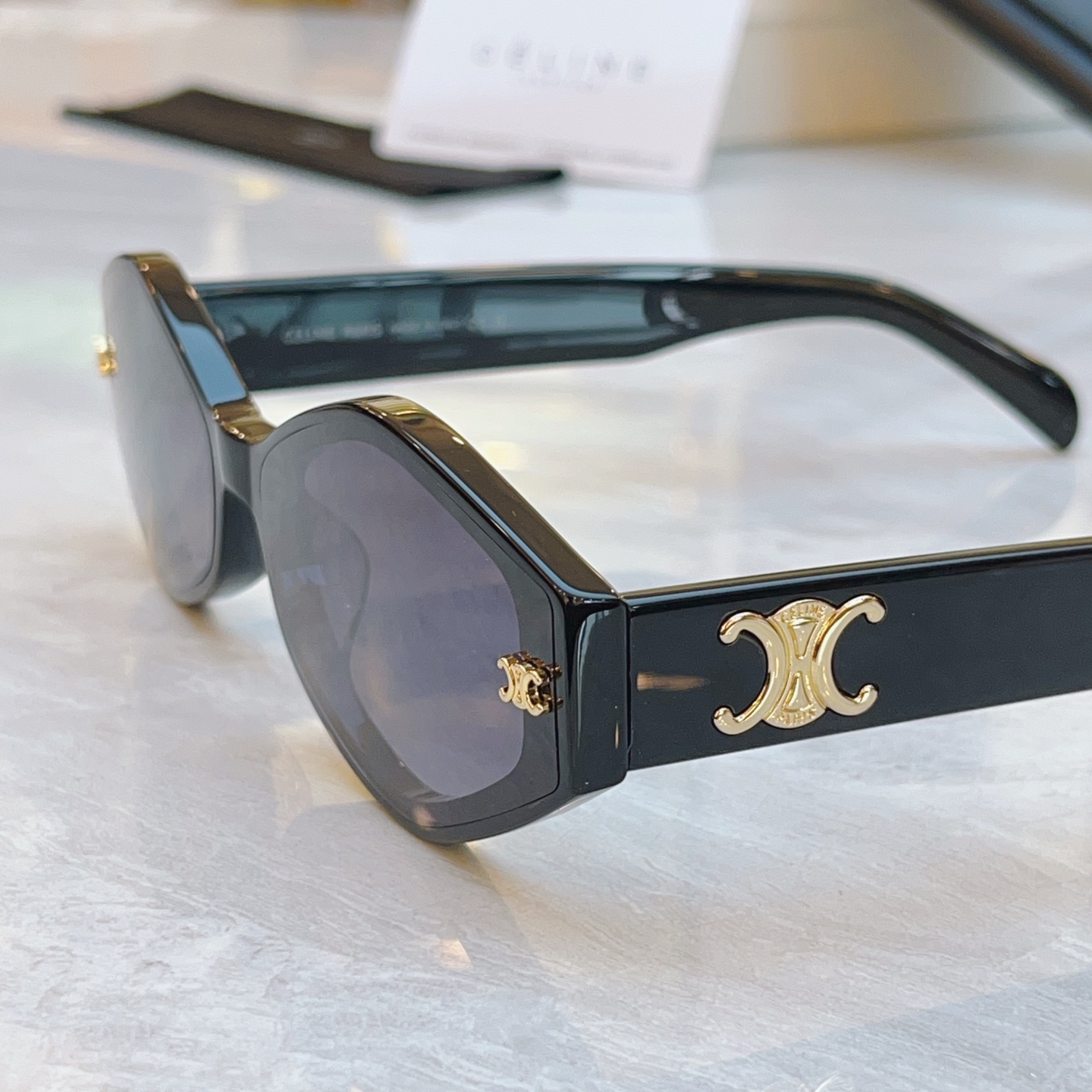 ，【CELIN*】赛*琳新款太阳镜， MODEL:CLF，SIZE: 62口13-145