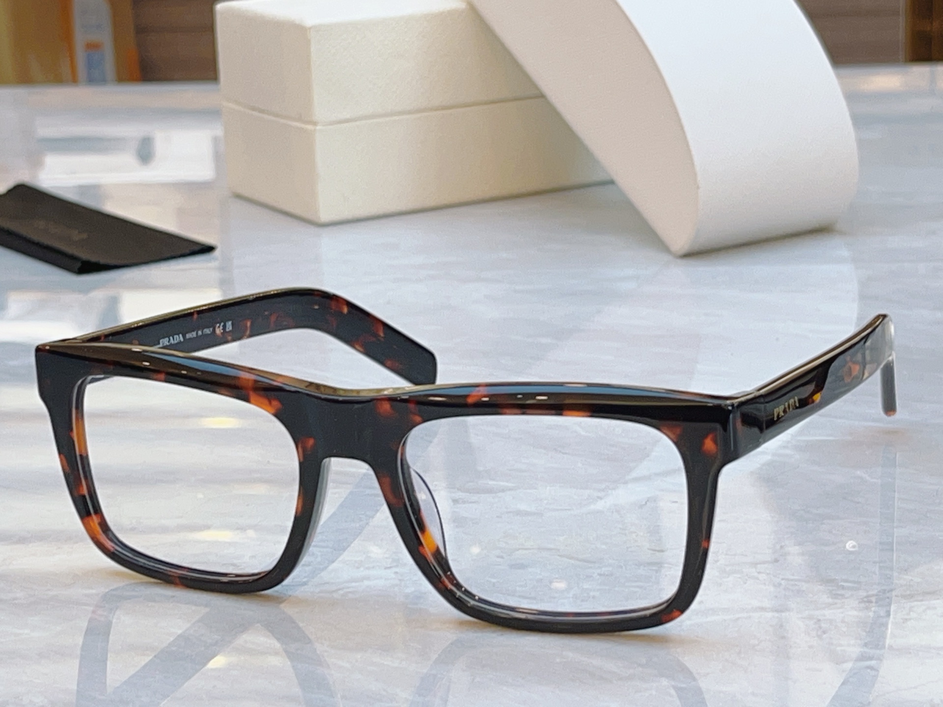 ，【PRAD*】普拉*达新款太阳镜🕶️，MODEL：PR D11S，SIZE：54口20-140