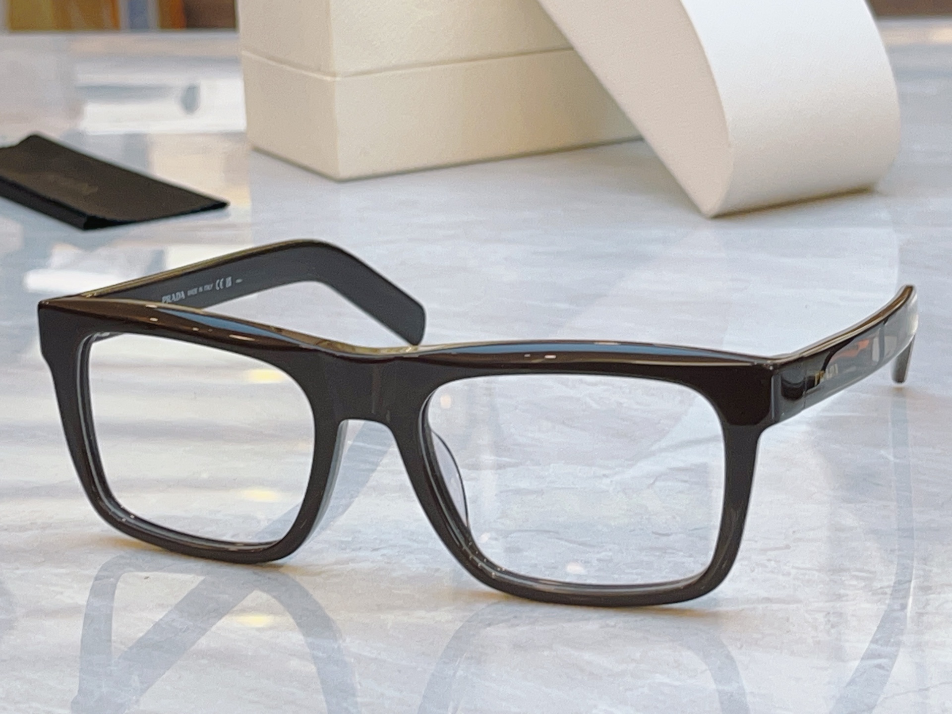 ，【PRAD*】普拉*达新款太阳镜🕶️，MODEL：PR D11S，SIZE：54口20-140