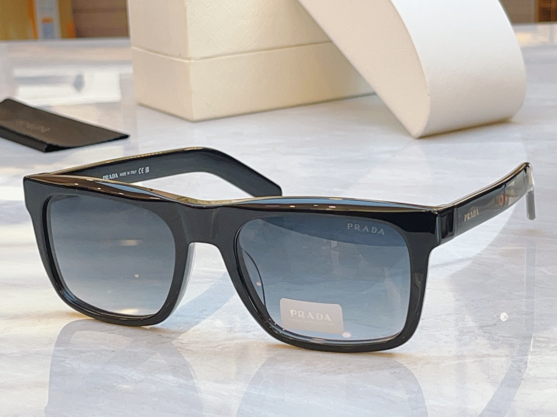 ，【PRAD*】普拉*达新款太阳镜🕶️，MODEL：PR D11S，SIZE：54口20-140