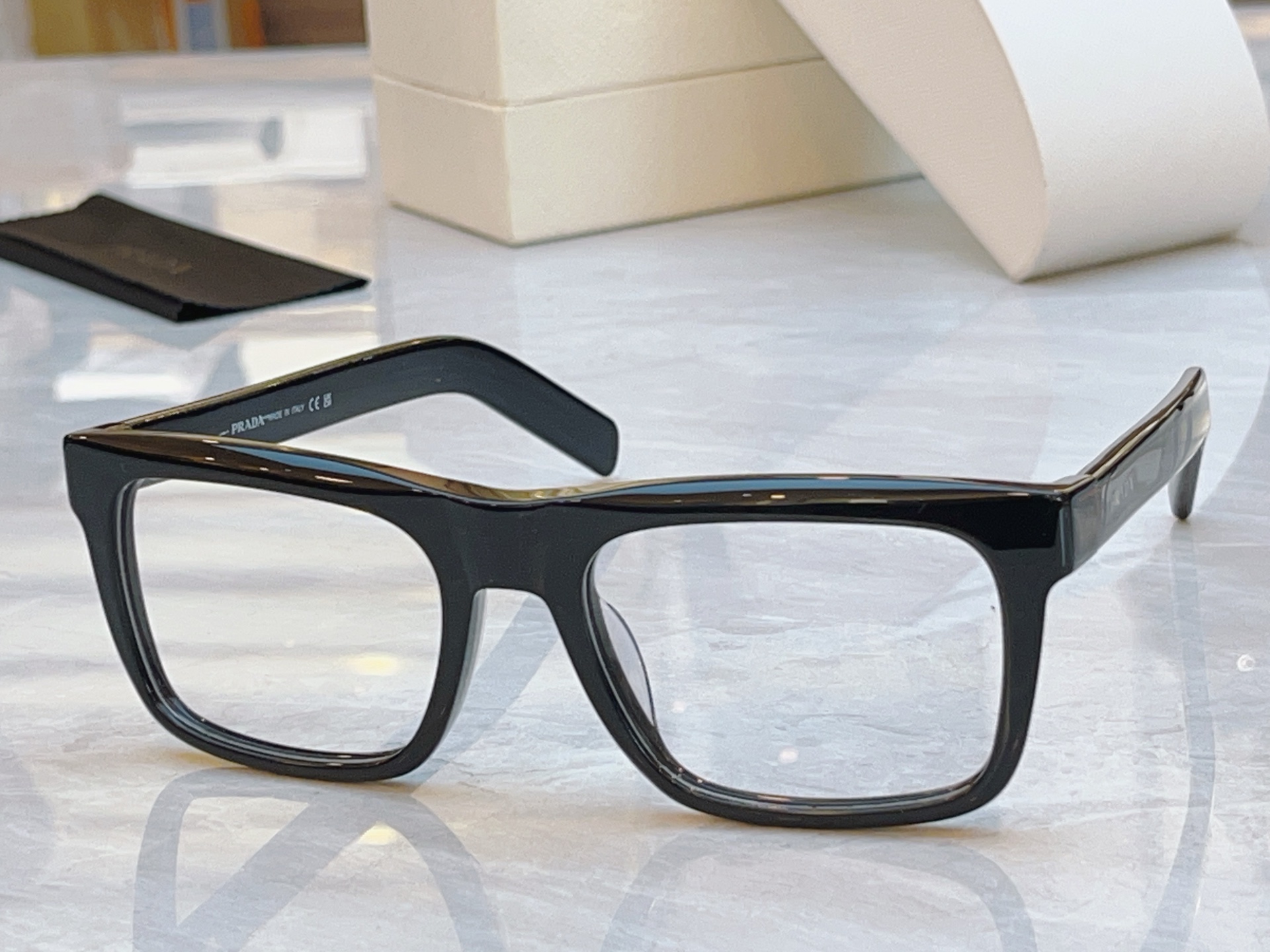 ，【PRAD*】普拉*达新款太阳镜🕶️，MODEL：PR D11S，SIZE：54口20-140