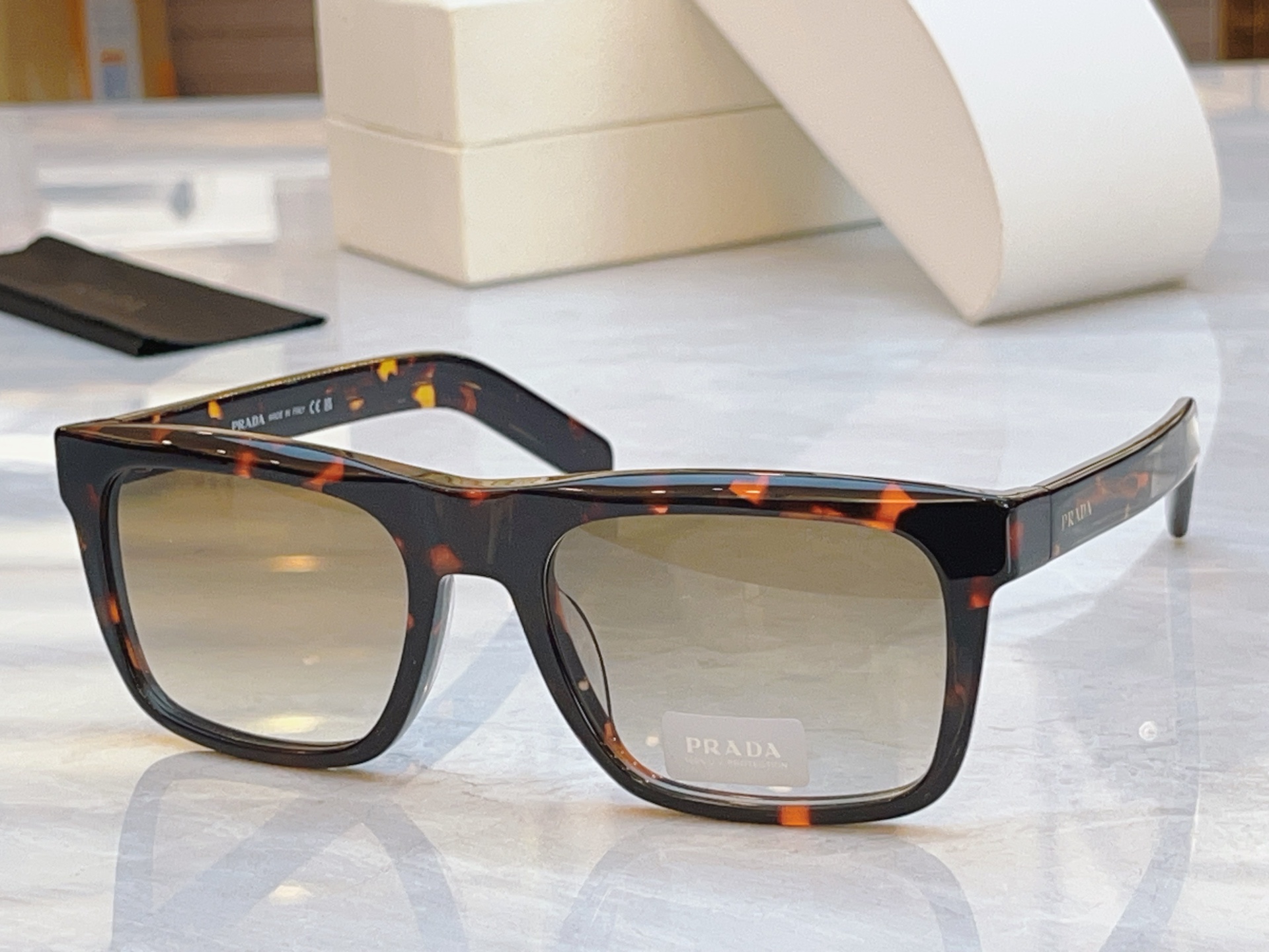，【PRAD*】普拉*达新款太阳镜🕶️，MODEL：PR D11S，SIZE：54口20-140