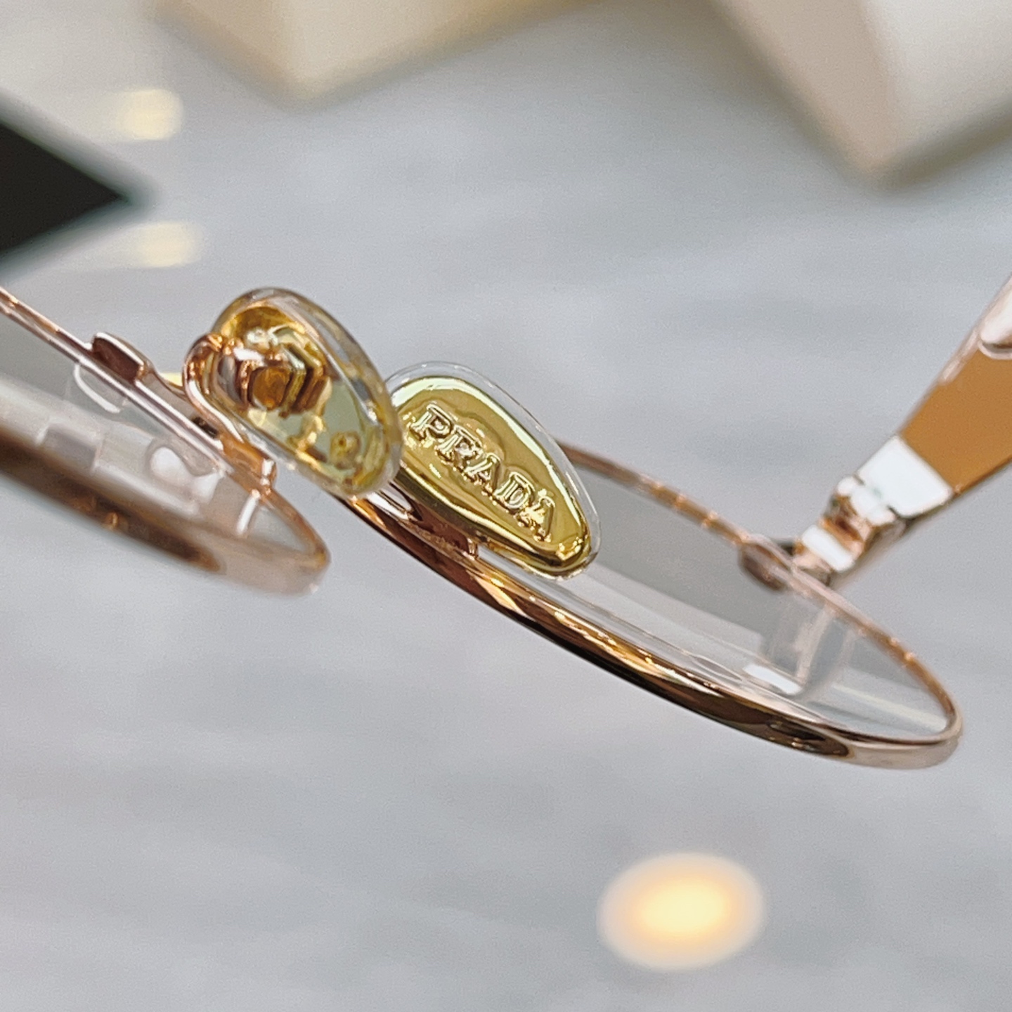 ，【PRAD*】普拉*达新款太阳镜🕶️，MODEL：PR D53VD，SIZE：54口19-140