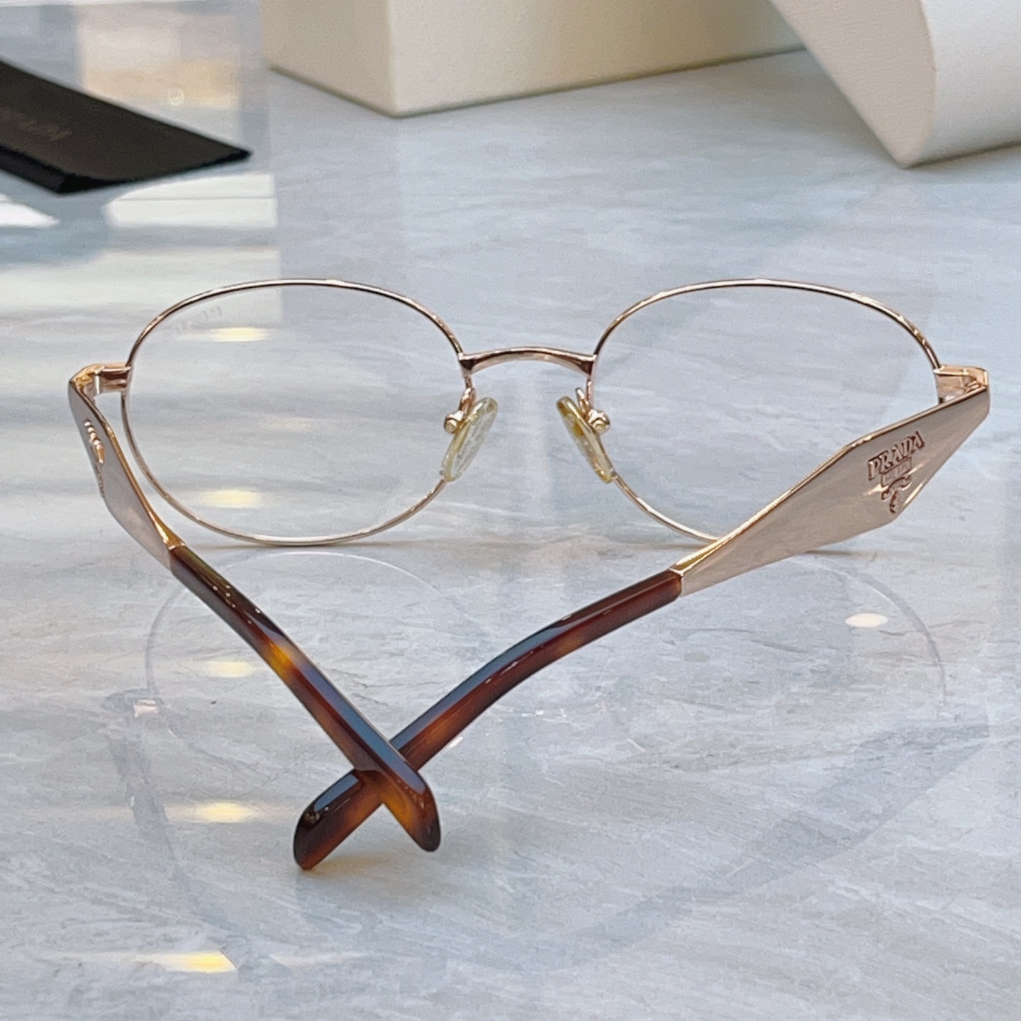 ，【PRAD*】普拉*达新款太阳镜🕶️，MODEL：PR D53VD，SIZE：54口19-140