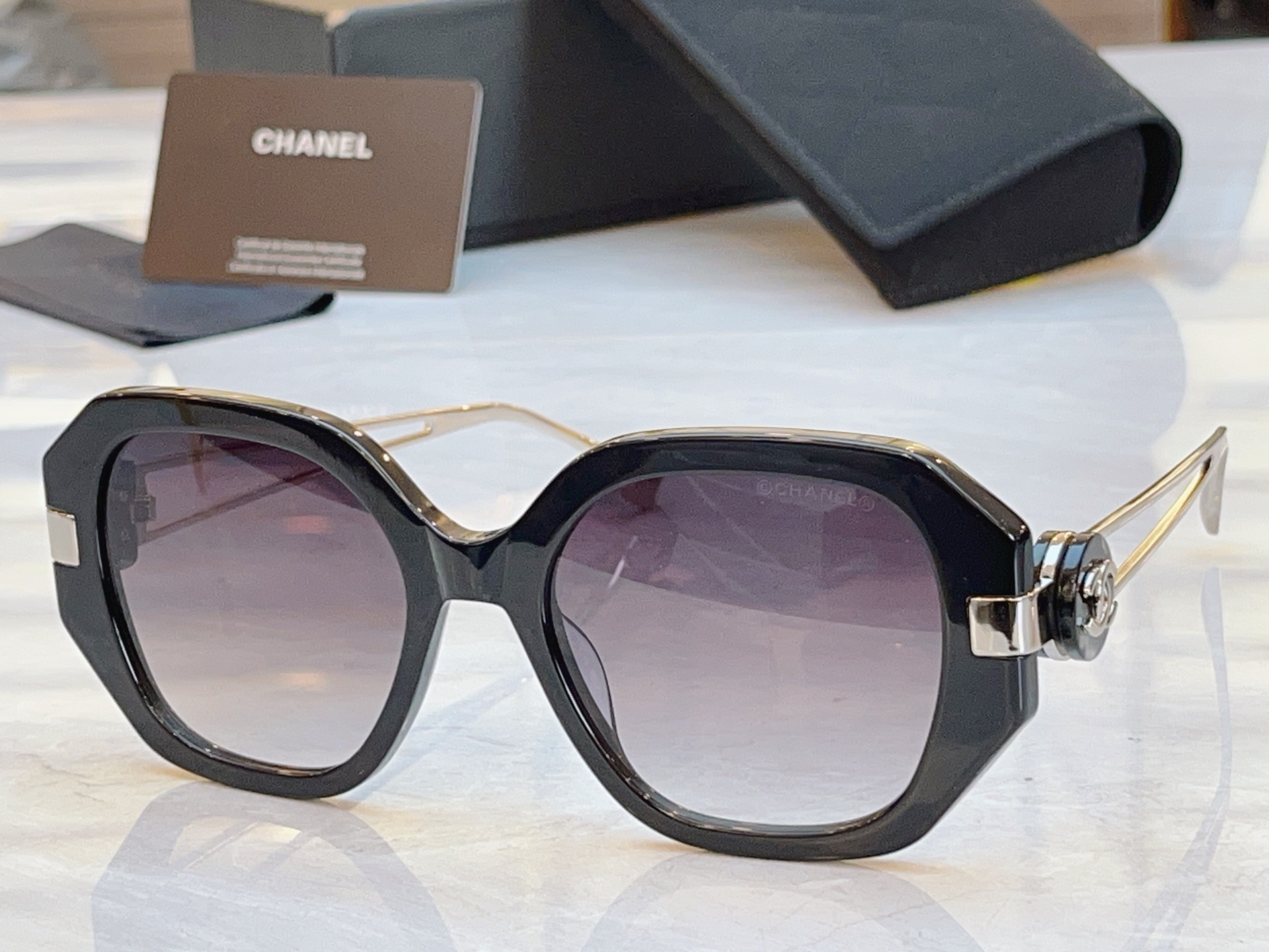 ，【CHANE*】香奈儿新款太阳镜，MODEL：CH5513-H，SIZE：55口20-135