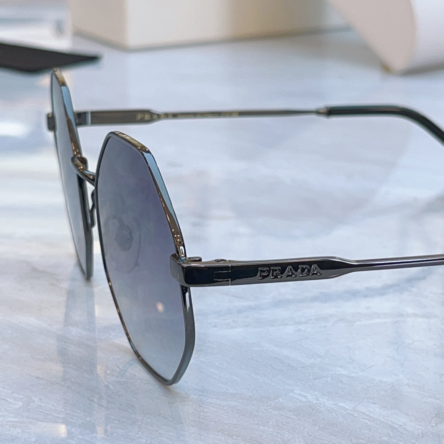 ，【PRAD*】普拉*达新款太阳镜🕶️，MODEL：OPR33F，SIZE：52口20-145