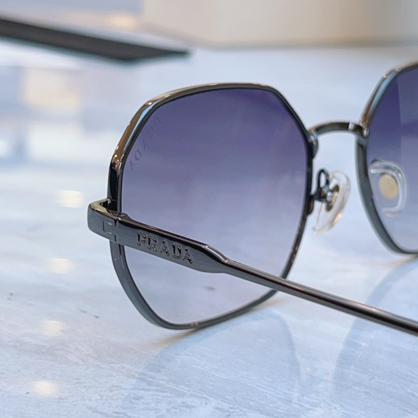 ，【PRAD*】普拉*达新款太阳镜🕶️，MODEL：OPR35F，SIZE：59口18-145