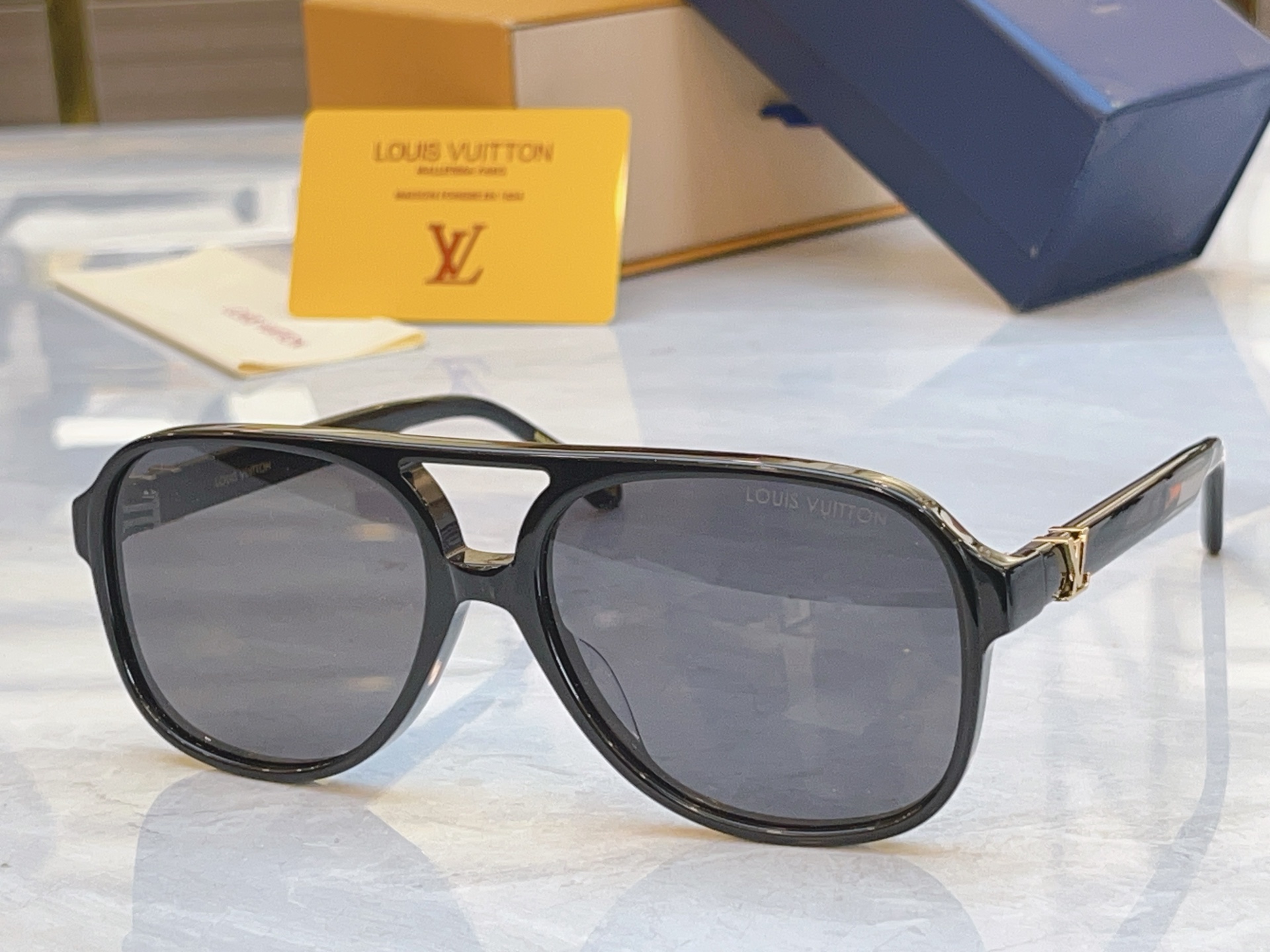 ，【LOUIS VUITTO*】路易*威登新款太阳镜，MODEL：Z2866U，SIZE：59口17-1