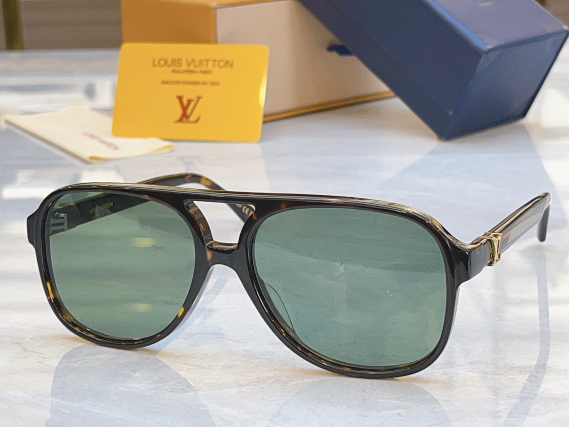 ，【LOUIS VUITTO*】路易*威登新款太阳镜，MODEL：Z2866U，SIZE：59口17-1