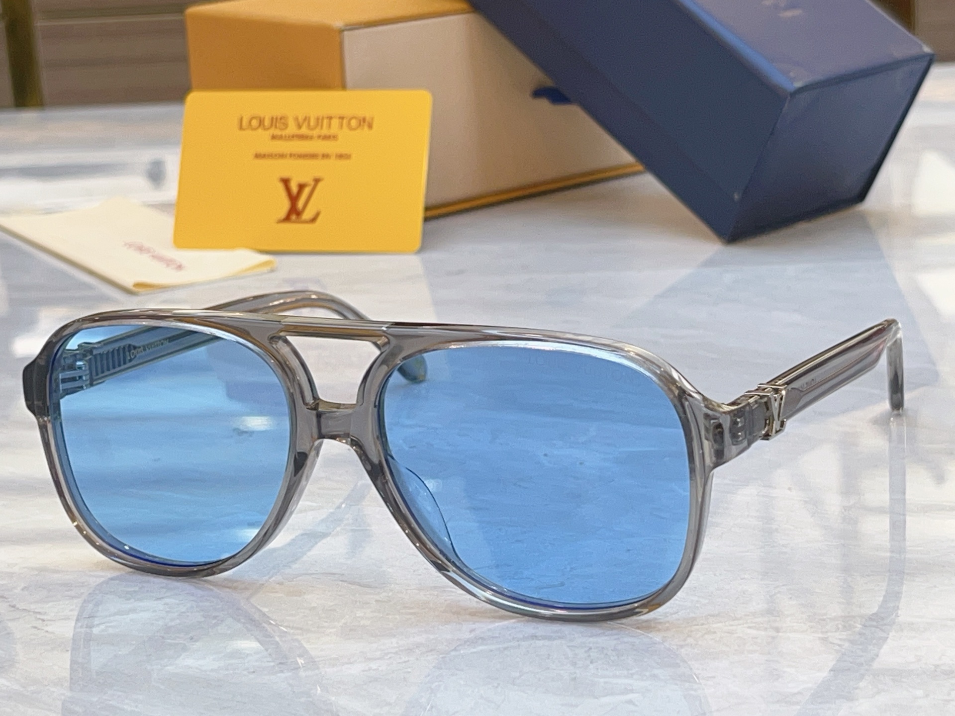 ，【LOUIS VUITTO*】路易*威登新款太阳镜，MODEL：Z2866U，SIZE：59口17-1