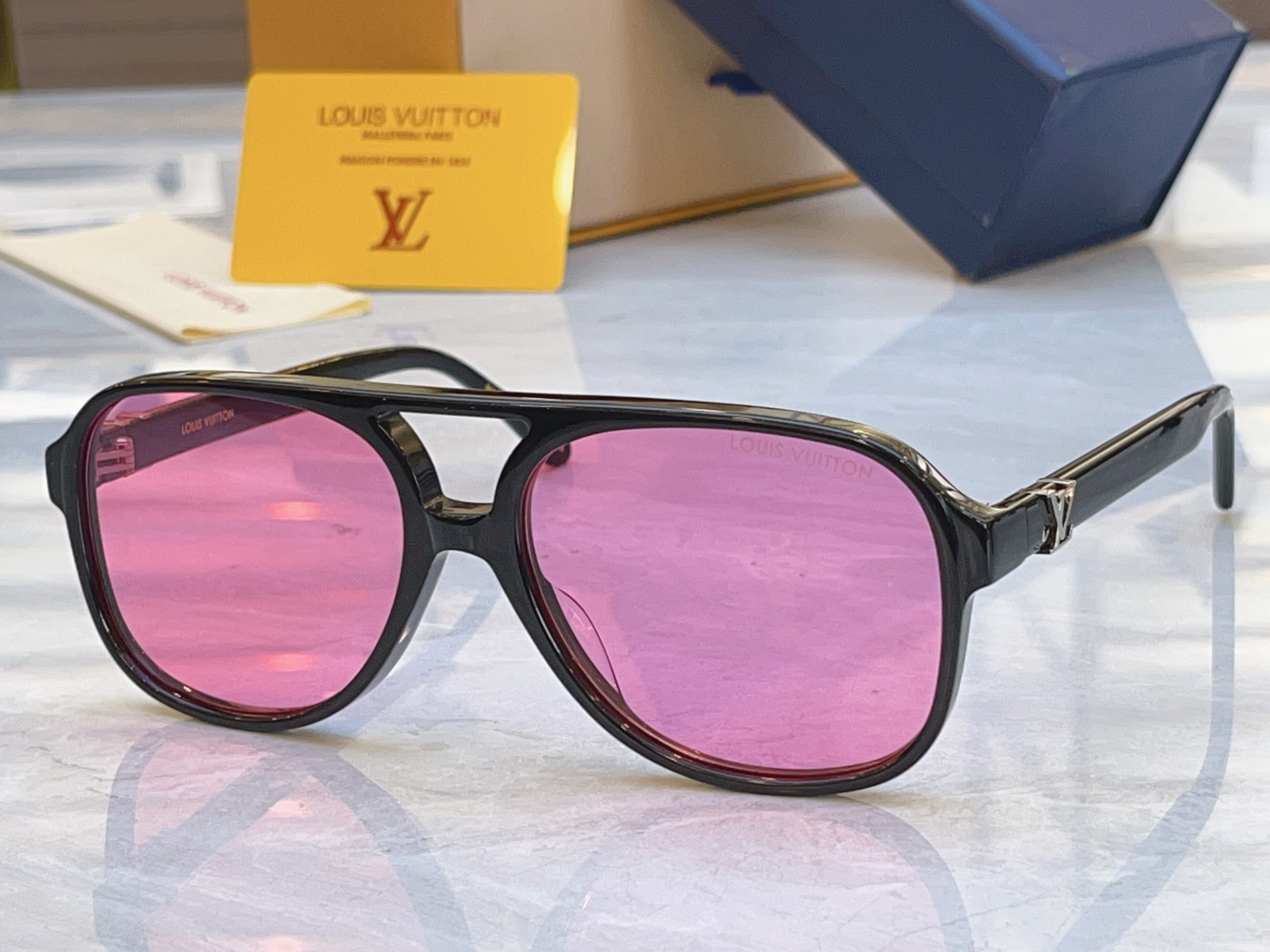 ，【LOUIS VUITTO*】路易*威登新款太阳镜，MODEL：Z2866U，SIZE：59口17-1