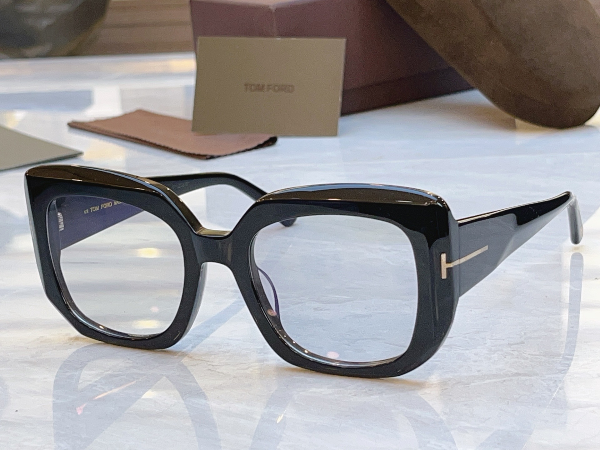 NO:768416,, [TOM FOR*] Tom* Ford new sunglasses, MODELFT1220, SIZE52 mouth 21-140 glasses sunglasses, glasses, tom ford19860909,【TOM FOR*】汤姆*福特新款太阳镜,MODELFT1220,SIZE52口21-140眼镜墨镜太阳镜,眼镜,tom ford,glasses