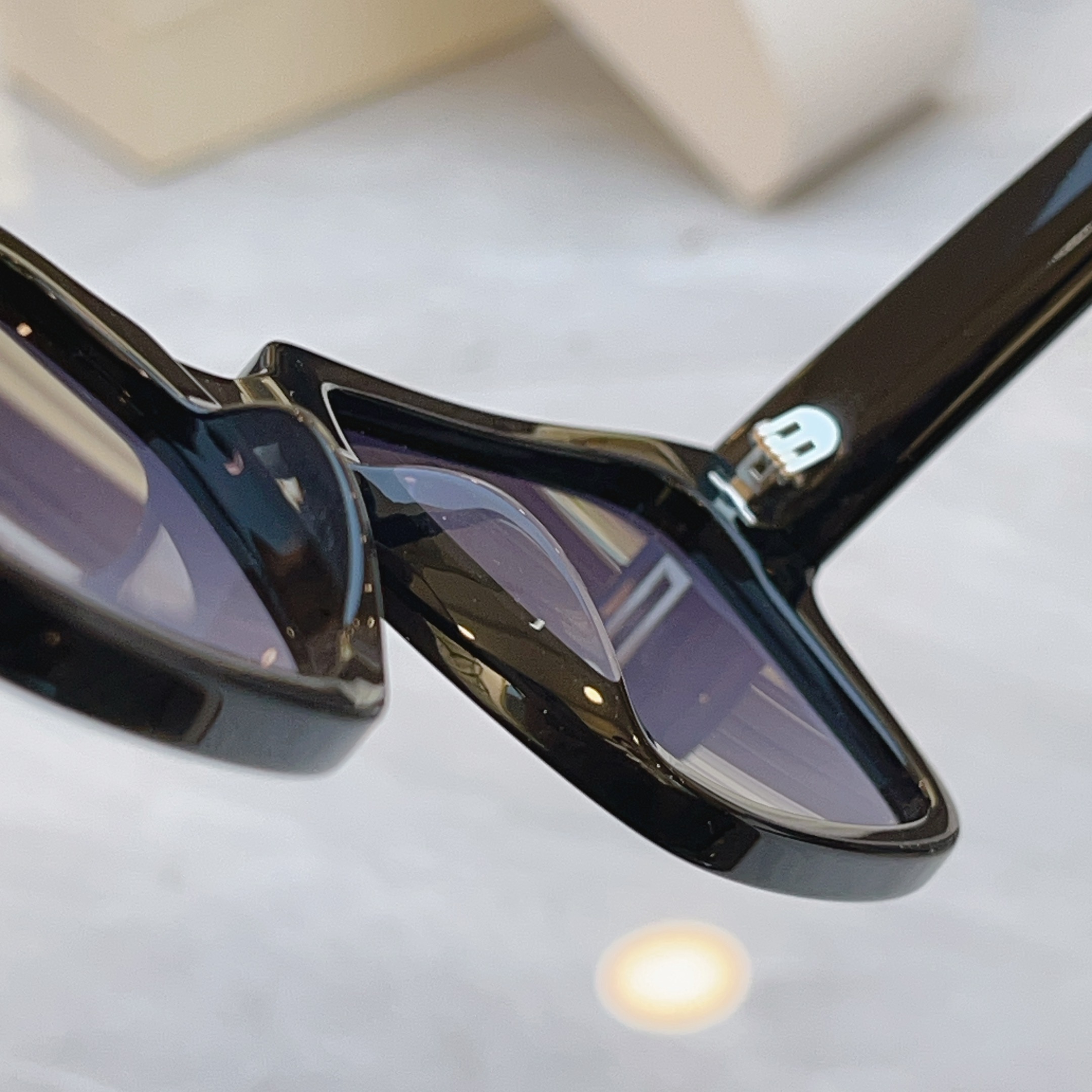 ，【PRAD*】普拉*达新款太阳镜🕶️，MODEL：PR 03ZS，SIZE：54口19-140