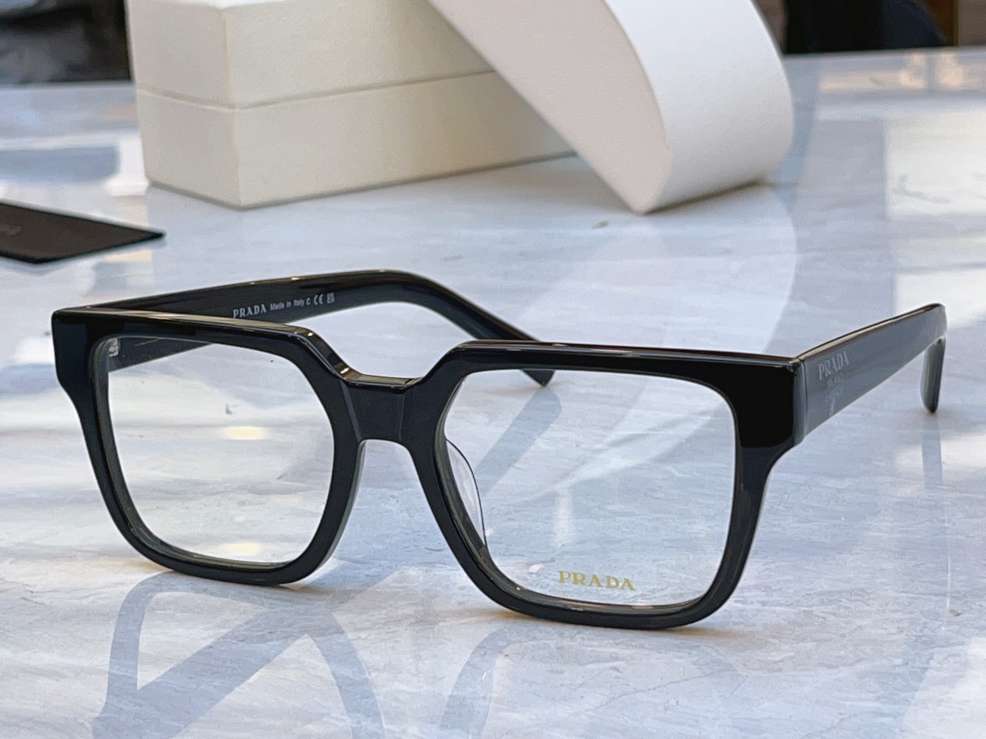 ，【PRAD*】普拉*达新款太阳镜🕶️，MODEL：PR 03ZS，SIZE：54口19-140
