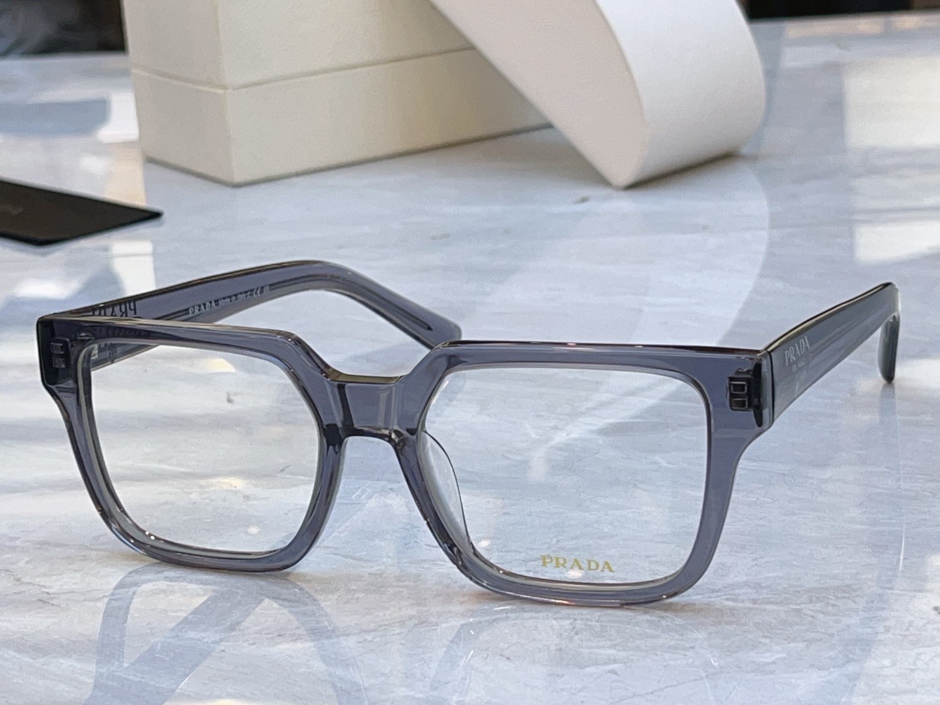 ，【PRAD*】普拉*达新款太阳镜🕶️，MODEL：PR 03ZS，SIZE：54口19-140