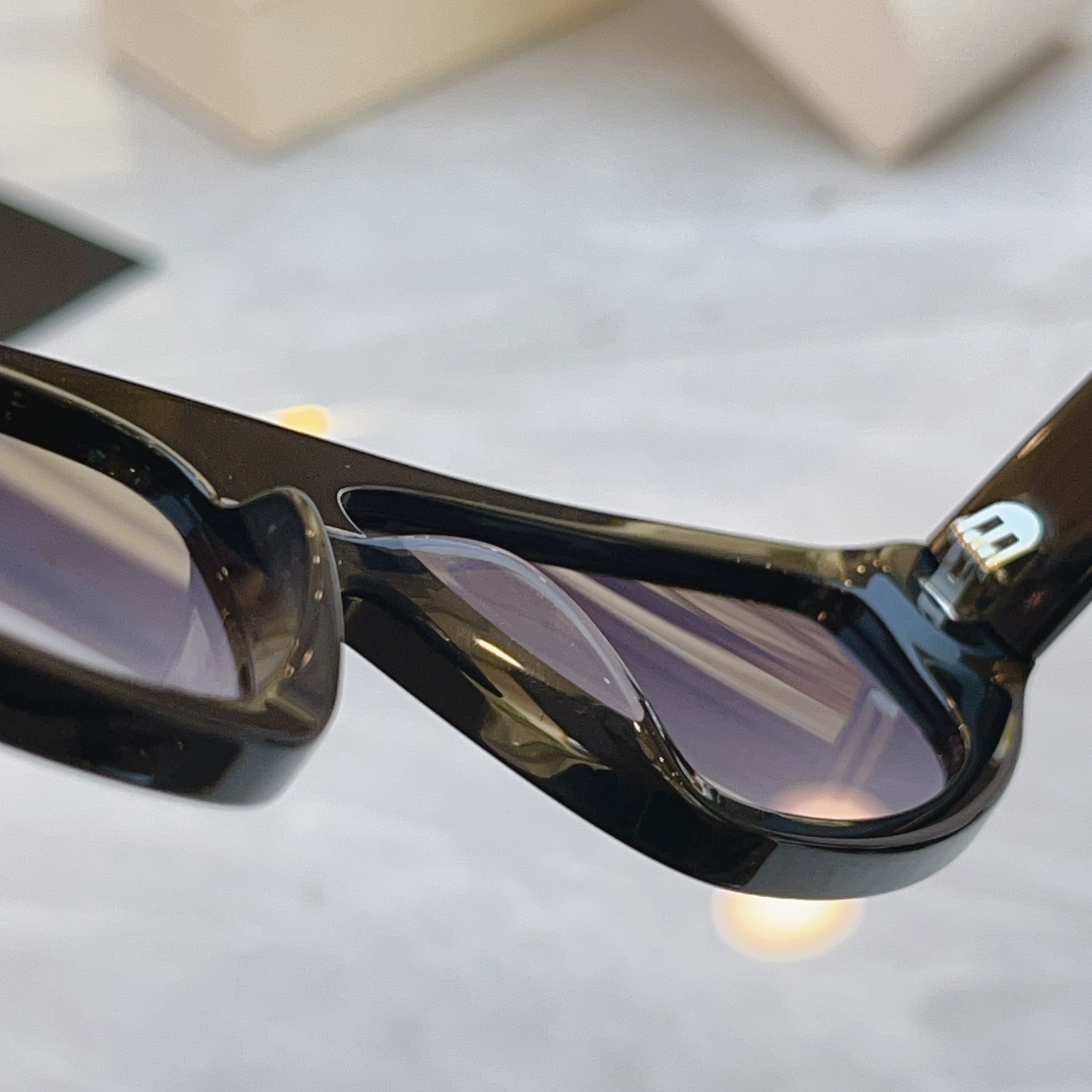 ，【PRAD*】普拉*达新款太阳镜🕶️，MODEL：PR C02S，SIZE：57口13-140