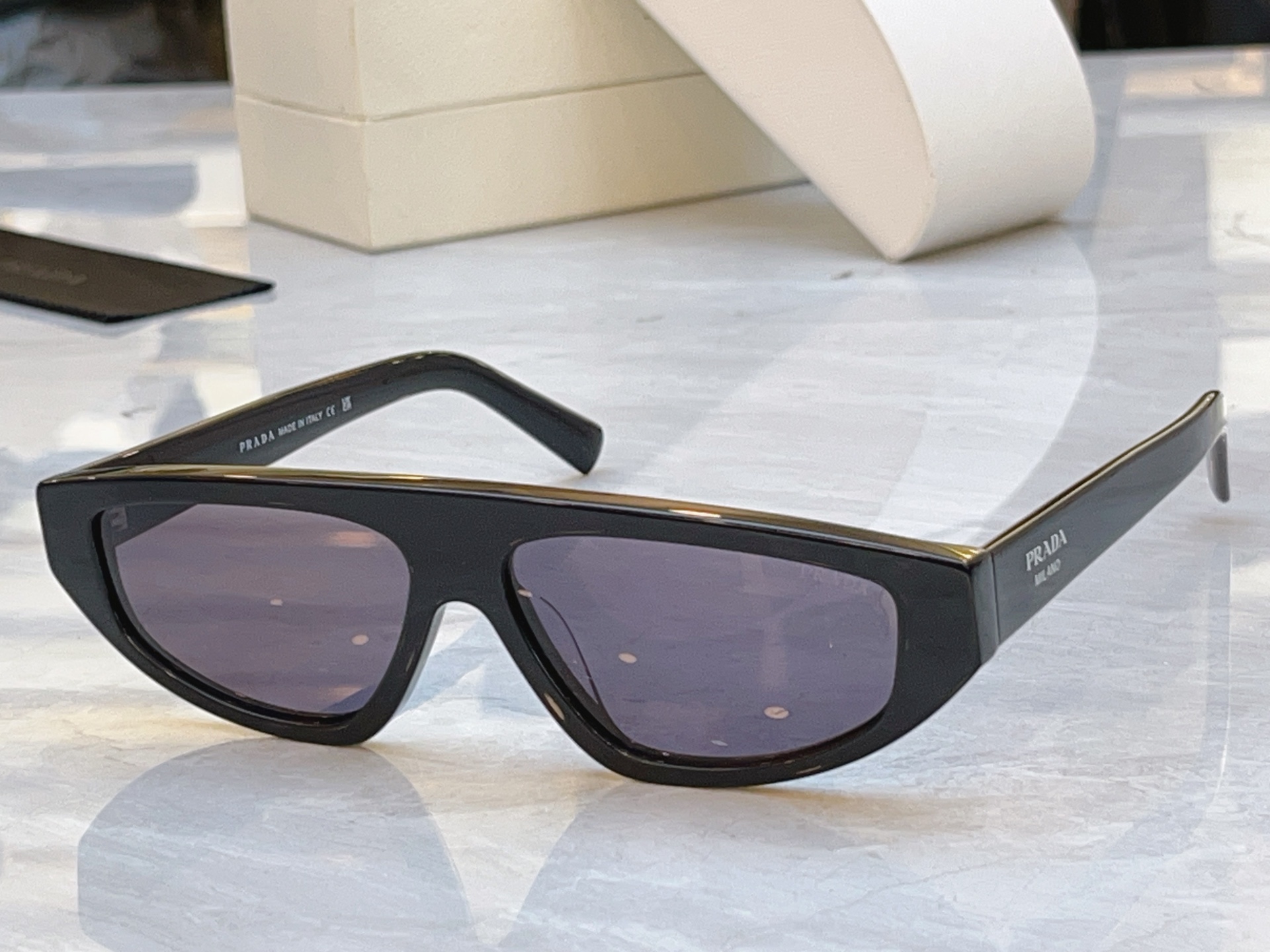 ，【PRAD*】普拉*达新款太阳镜🕶️，MODEL：PR C02S，SIZE：57口13-140