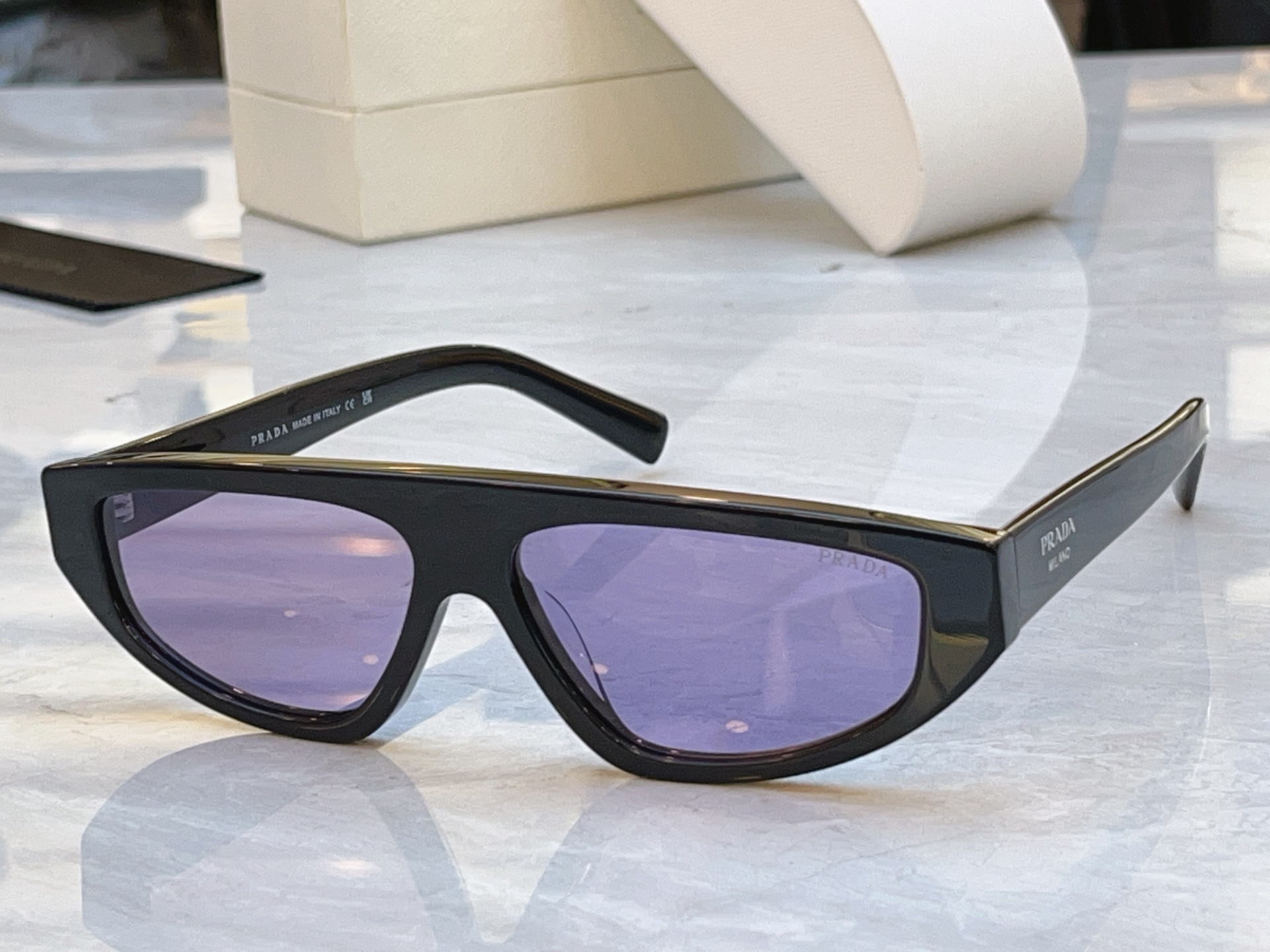 ，【PRAD*】普拉*达新款太阳镜🕶️，MODEL：PR C02S，SIZE：57口13-140