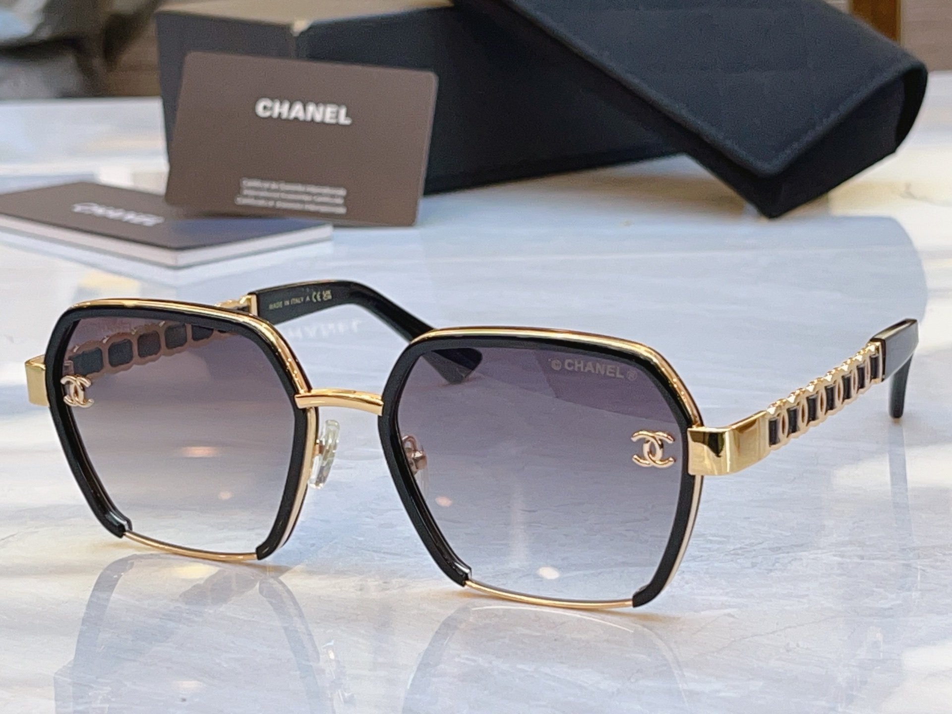 ，【CHANE*】香奈儿新款太阳镜，MODEL：A95105，SIZE：56口18-143