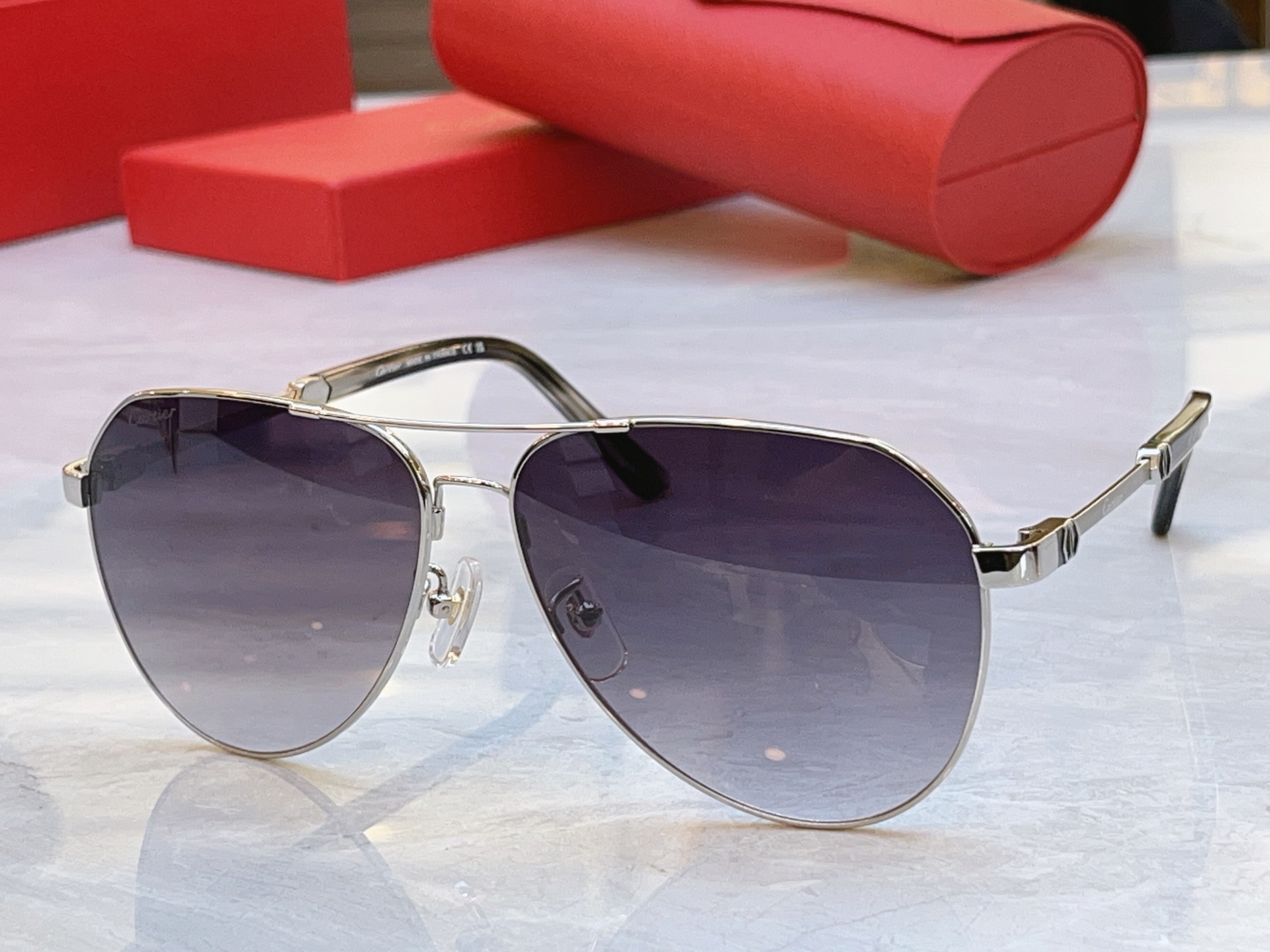 ，【CARTIE*】卡地*亚新款太阳镜，Mod:CT0530S，Size:61口14-145