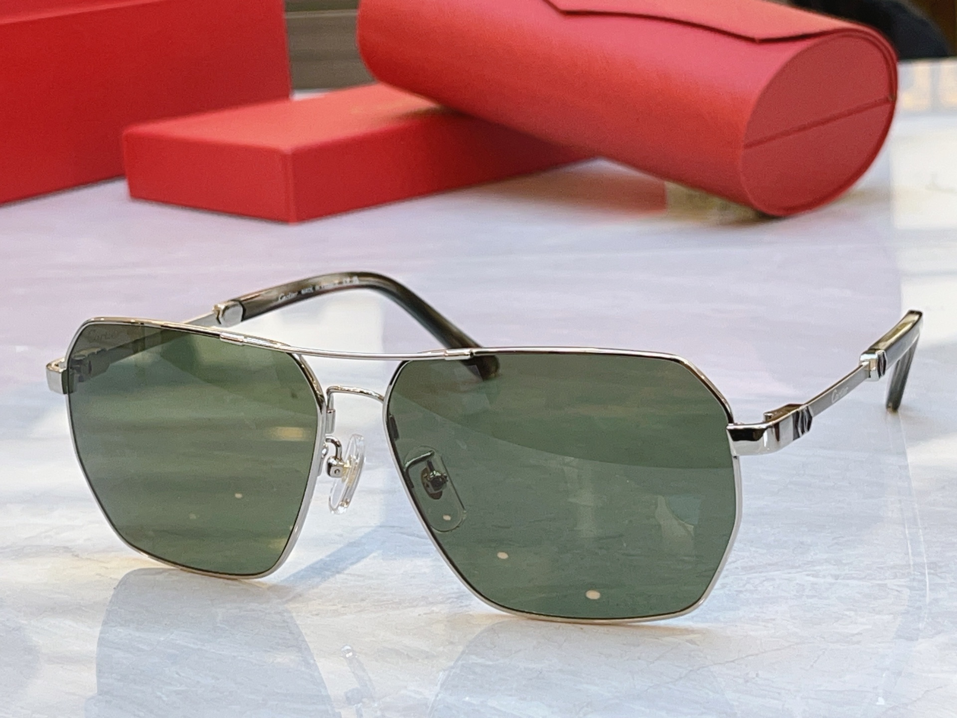 ，【CARTIE*】卡地*亚新款太阳镜，Mod:CT0531S，Size:61口13-145
