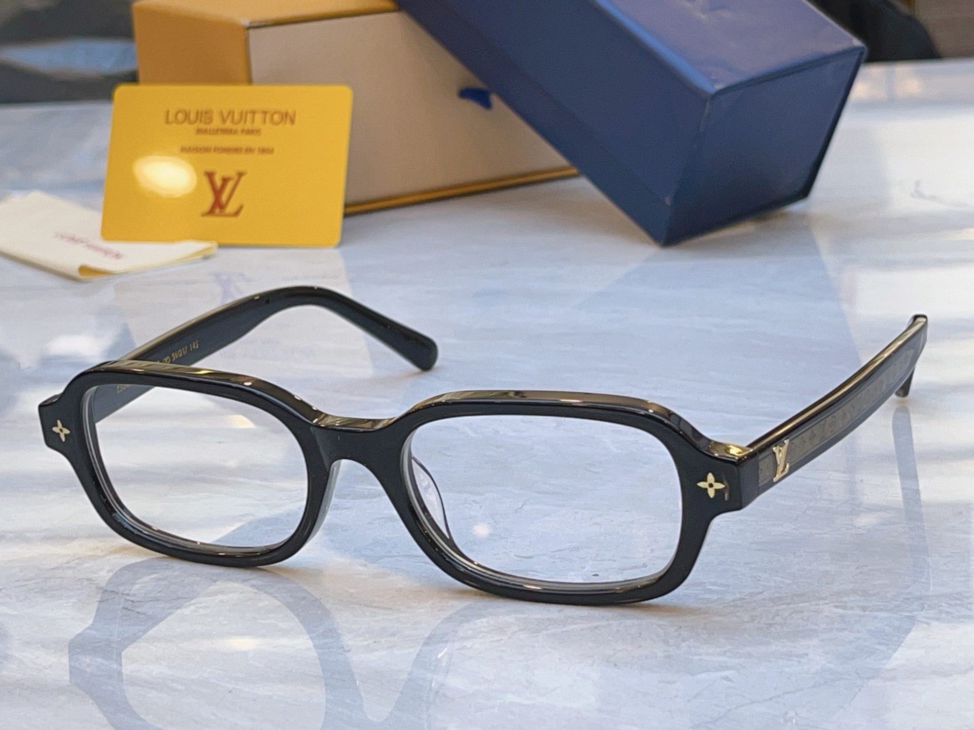 ，【LOUIS VUITTO*】路易*威登新款太阳镜，MODEL：Z3045E，SIZE：54口17-1