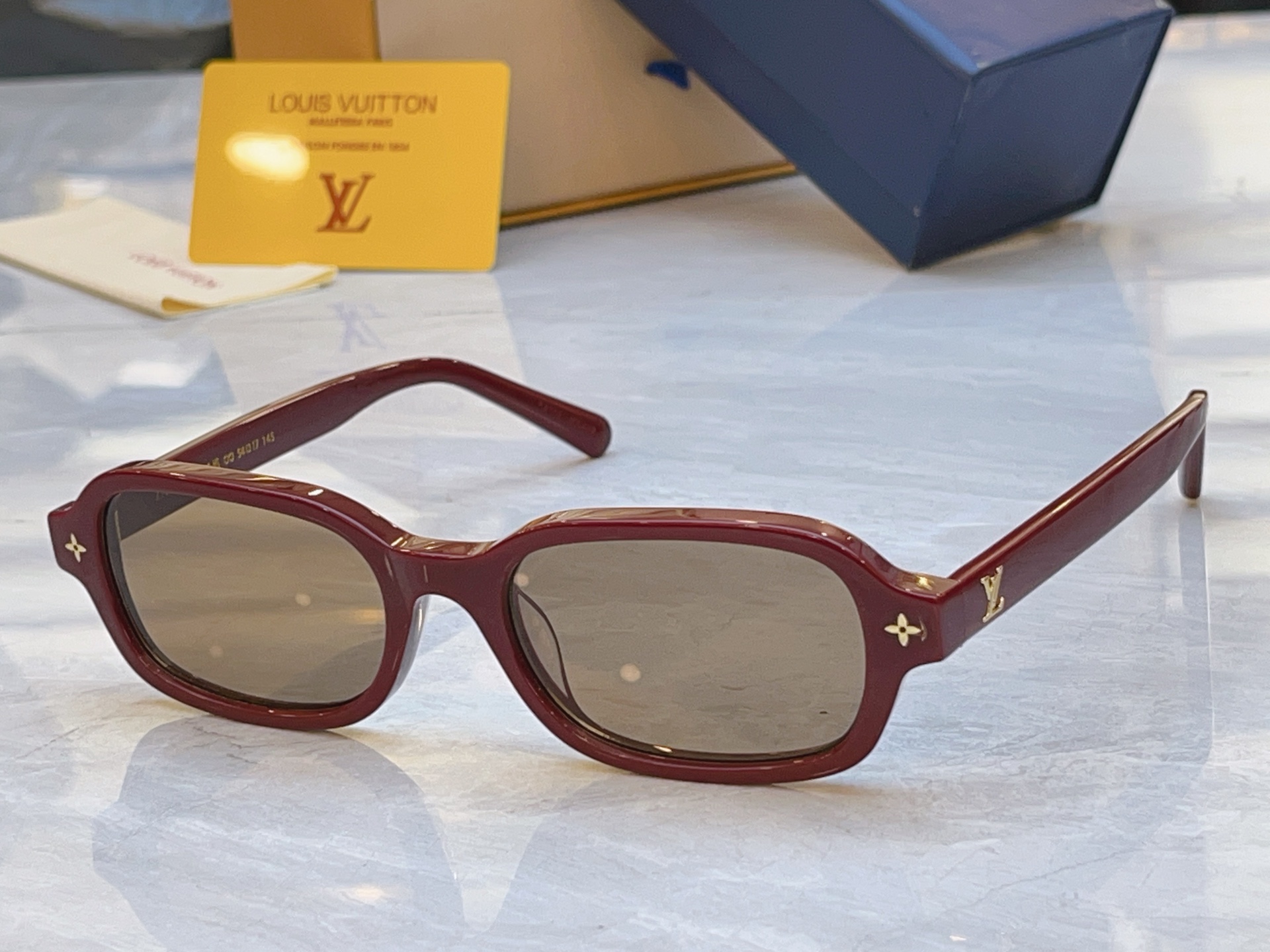 ，【LOUIS VUITTO*】路易*威登新款太阳镜，MODEL：Z3045E，SIZE：54口17-1
