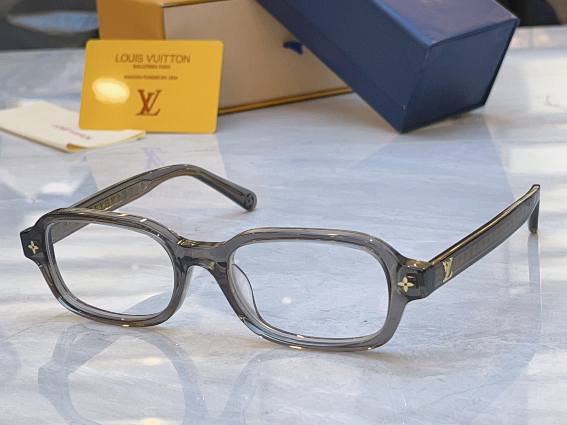 ，【LOUIS VUITTO*】路易*威登新款太阳镜，MODEL：Z3045E，SIZE：54口17-1