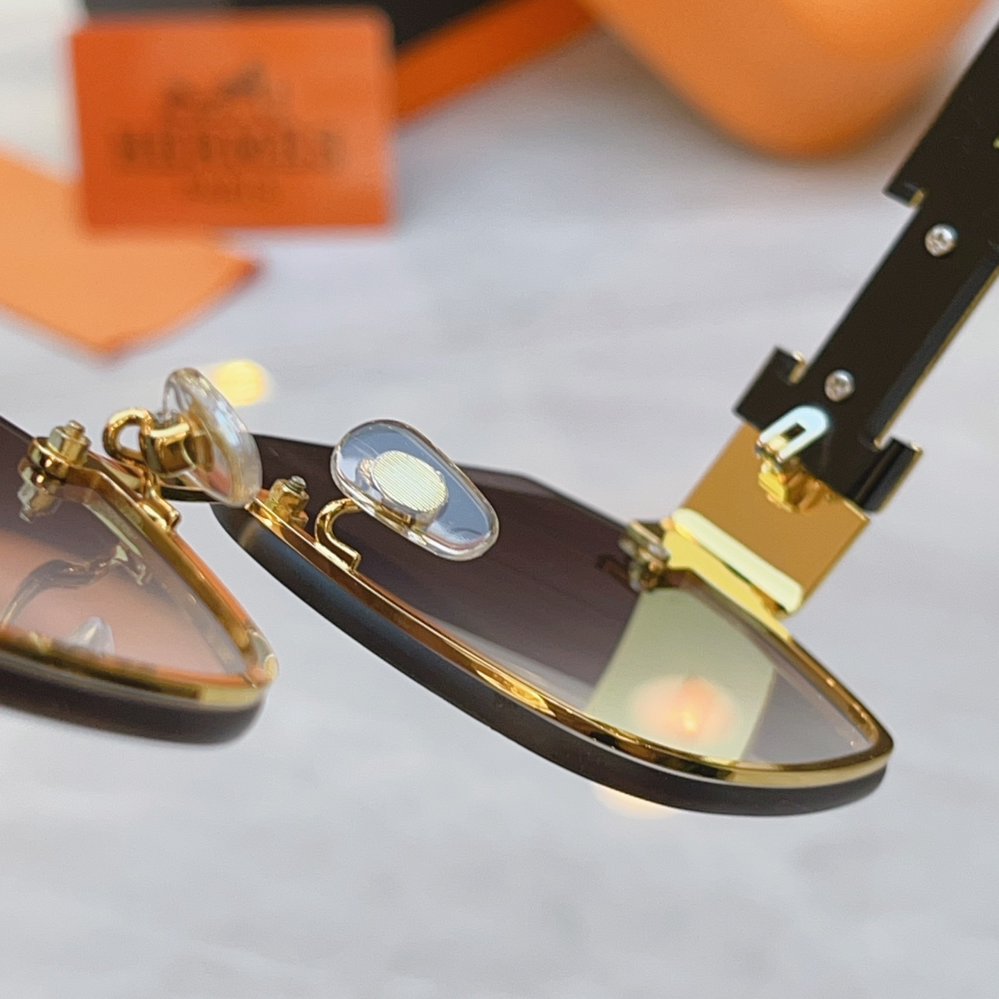 ，【HERME*】爱马*仕新款太阳镜🕶️，MODEL：H8026，SIZE：56口16-142