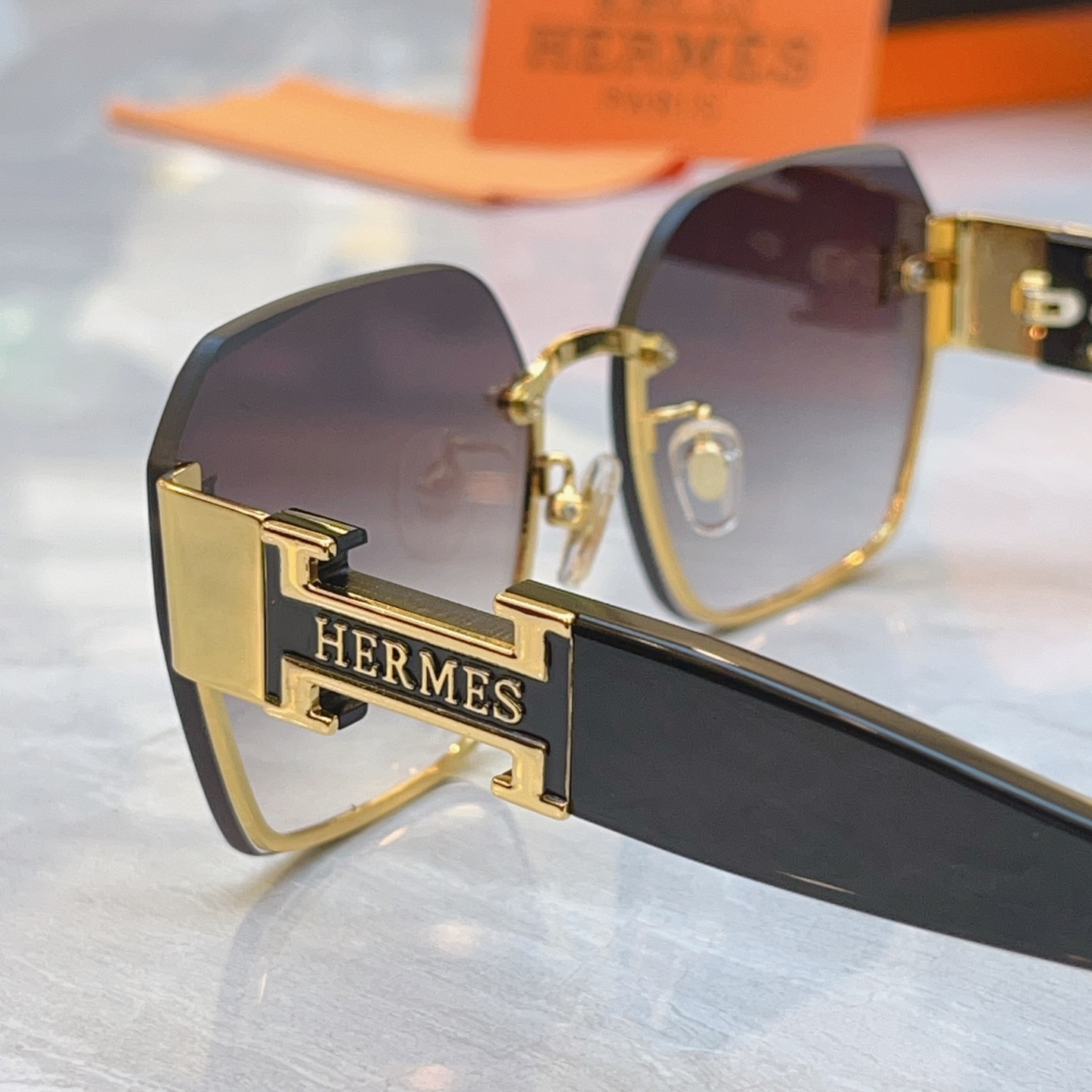 ，【HERME*】爱马*仕新款太阳镜🕶️，MODEL：H8026，SIZE：56口16-142