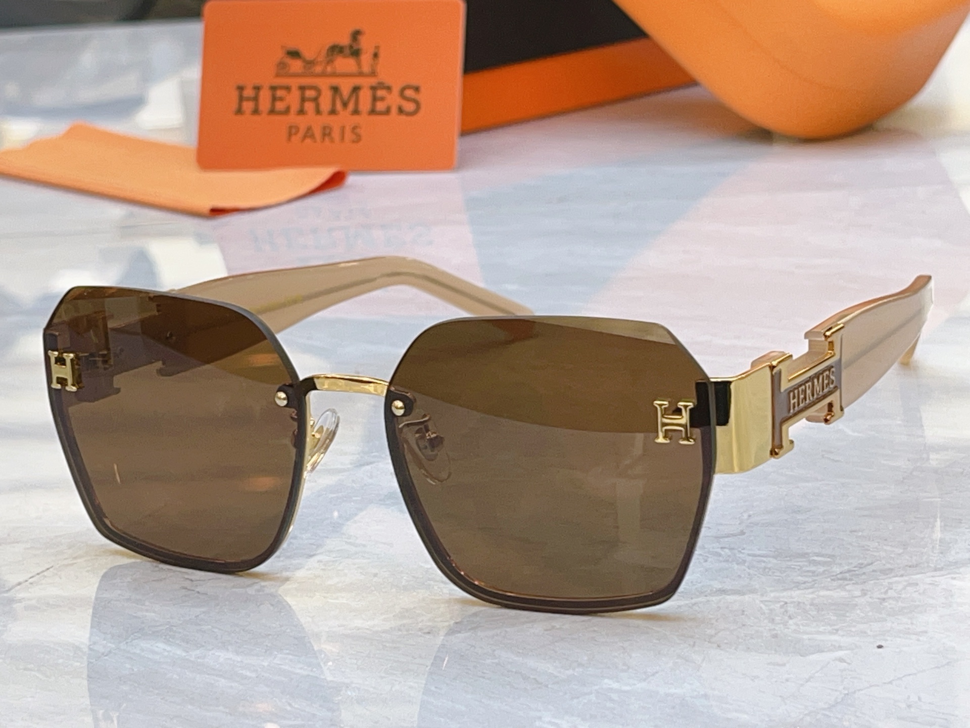 ，【HERME*】爱马*仕新款太阳镜🕶️，MODEL：H8026，SIZE：56口16-142