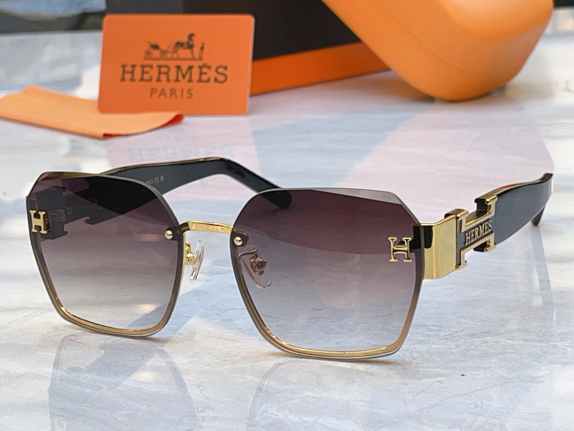 ，【HERME*】爱马*仕新款太阳镜🕶️，MODEL：H8026，SIZE：56口16-142